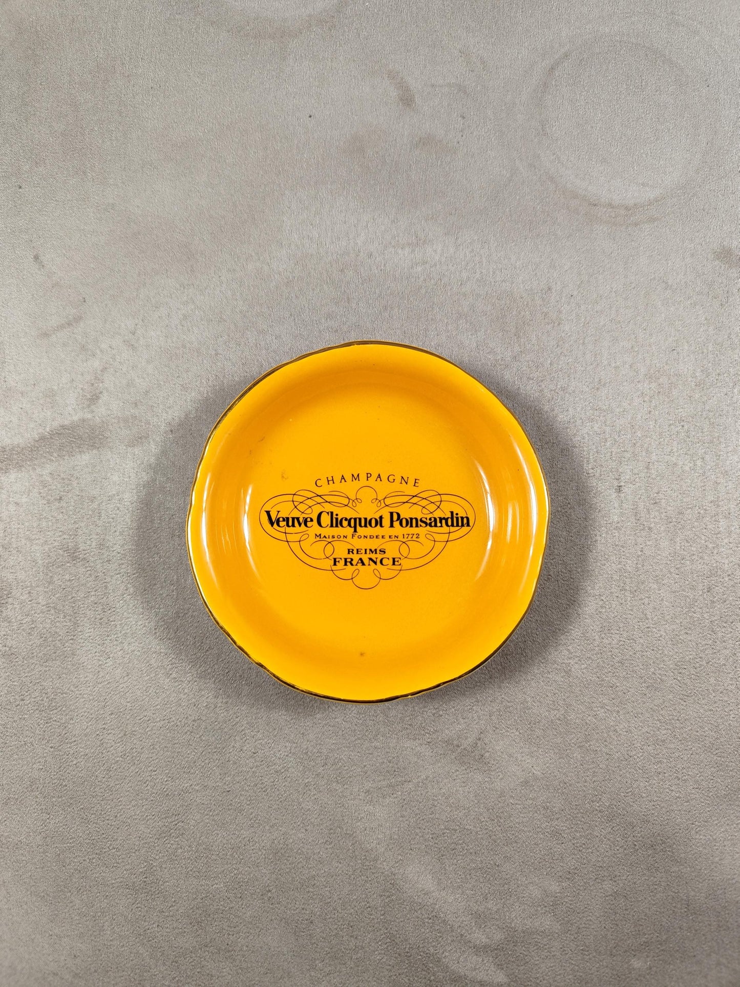 Cendrier vide-poche Champagne Veuve Clicquot Ponsardin faïence Villenauxe Reims France vintage