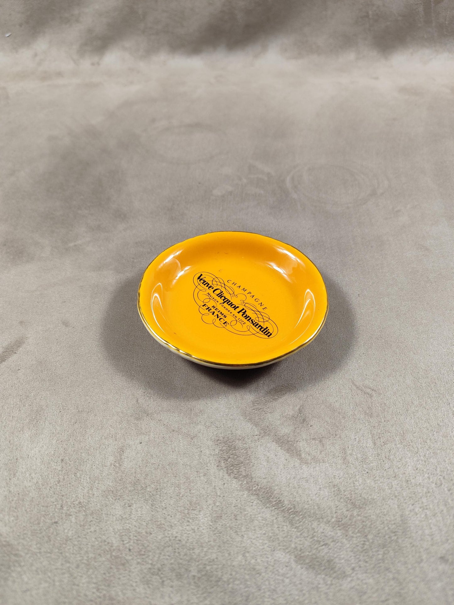 Cendrier vide-poche Champagne Veuve Clicquot Ponsardin faïence Villenauxe Reims France vintage