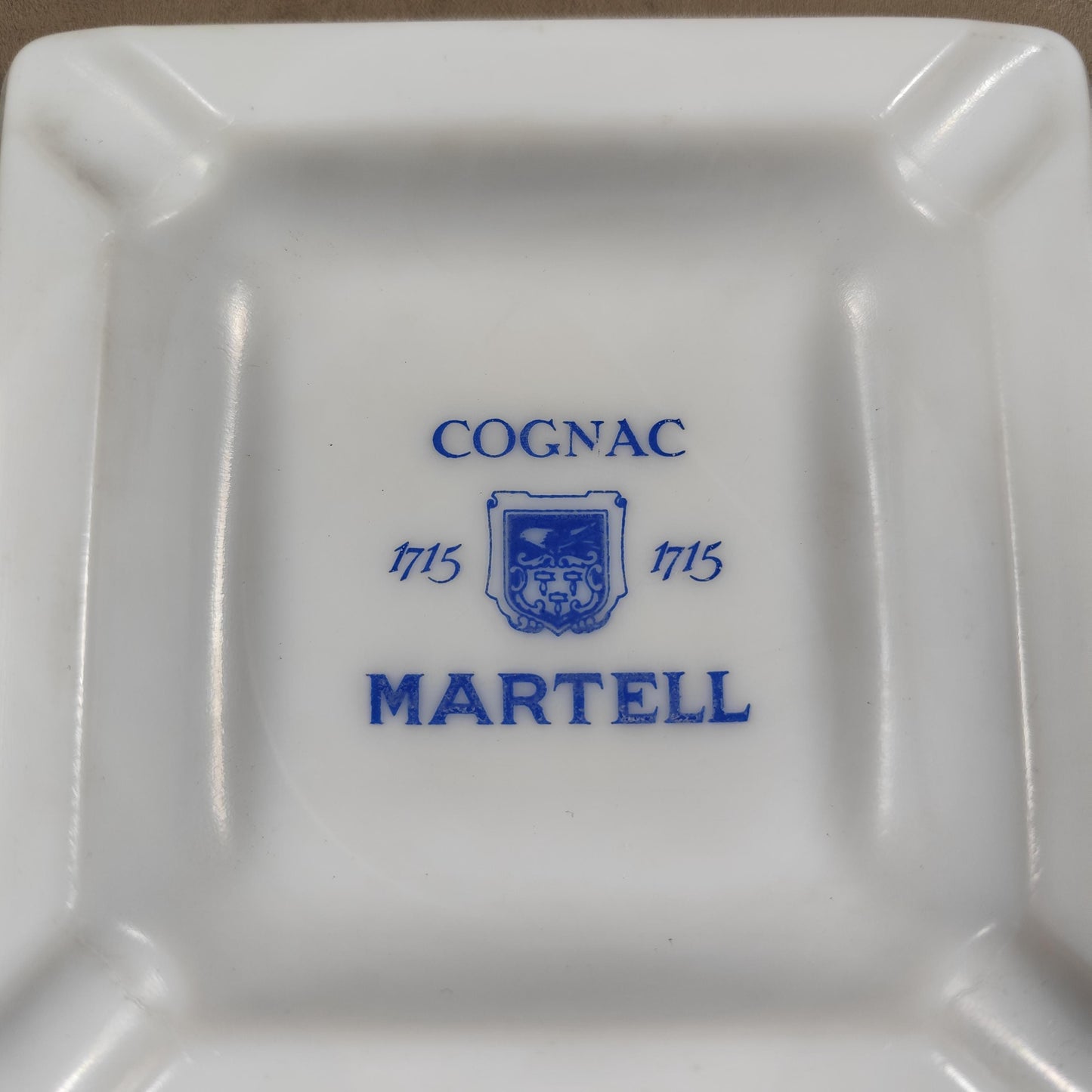 Cendrier publicitaire cognac Martell en opalex blanc vintage Made in France 1970