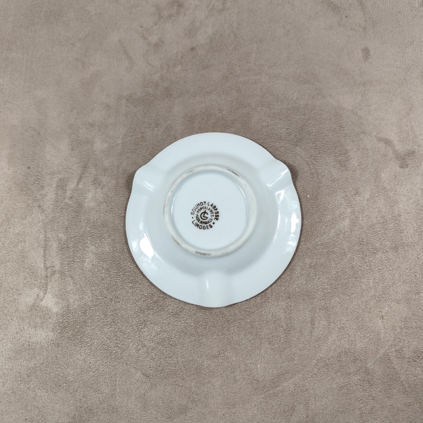 Cendrier publicitaire ancien des Galeries Lafayette en porcelaine de Limoges