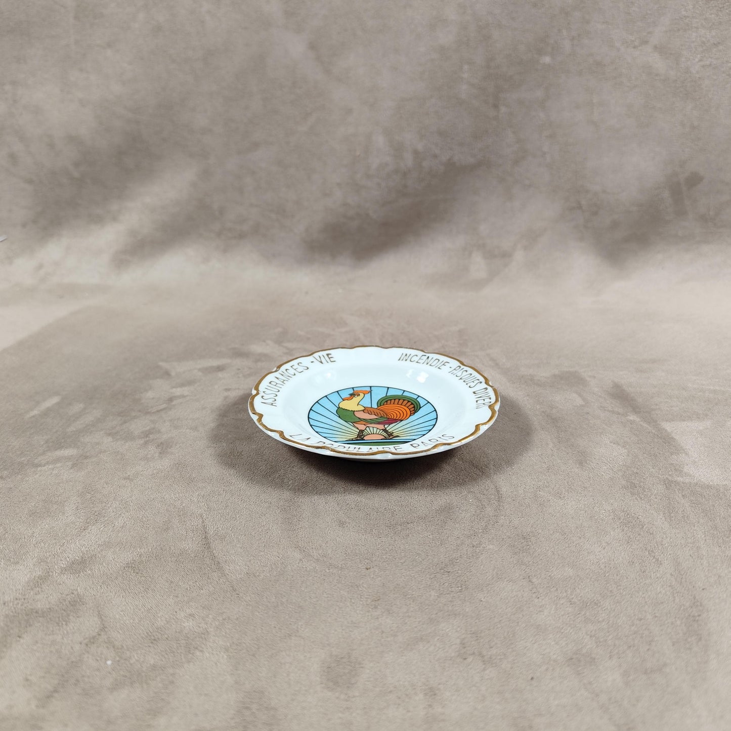Cendrier publicitaire La Populaire Paris Assurance Vie en porcelaine de Limoges vintage Made in France 1950