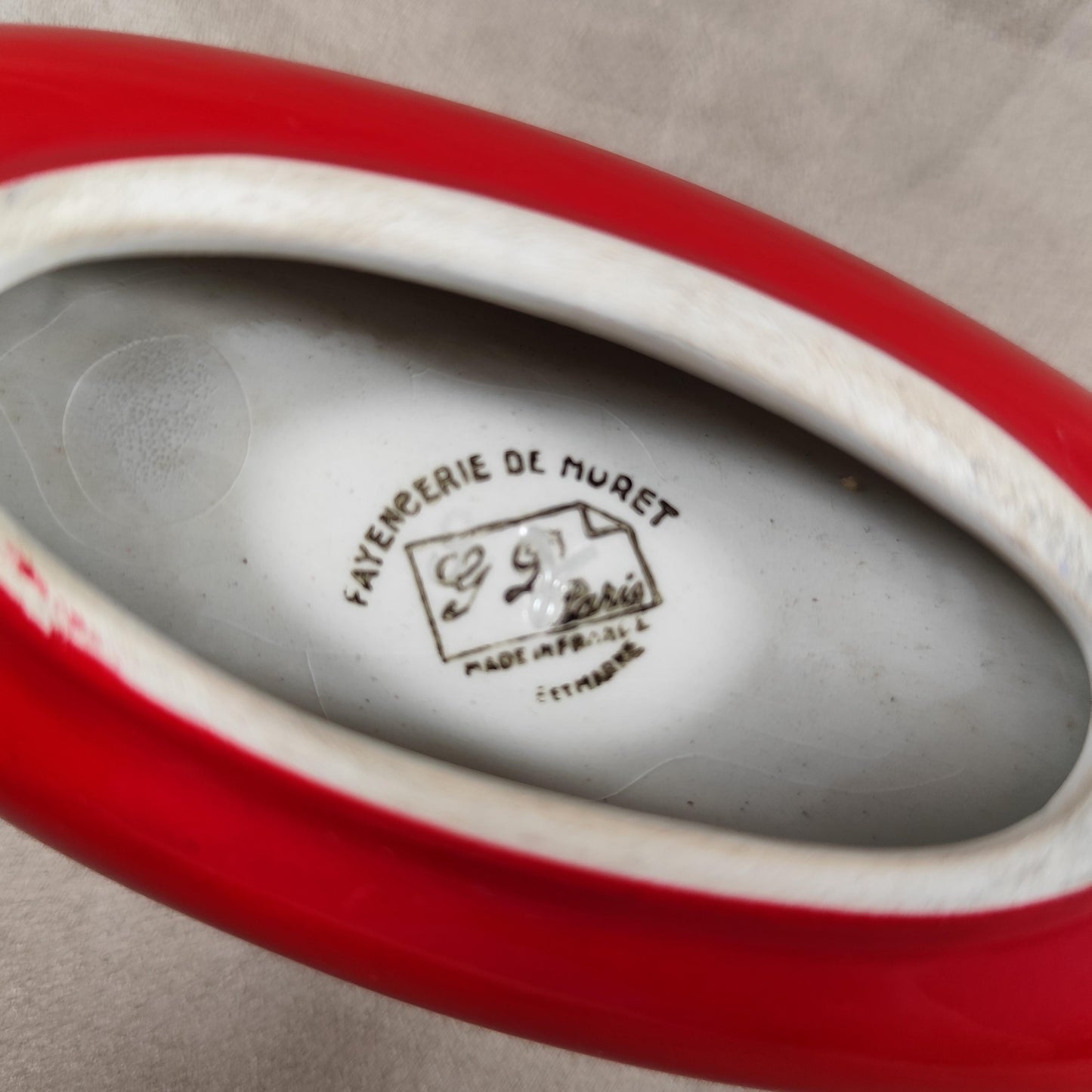 RARE Cendrier publicitaire en forme de pirogue Cherry Rocher vintage rouge et blanc en faience 1960
