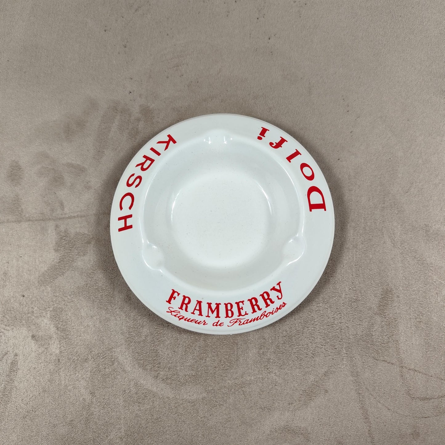 Cendrier publicitaire Dolfi Kirsch Framberry en faience Moulin des Loups 1960