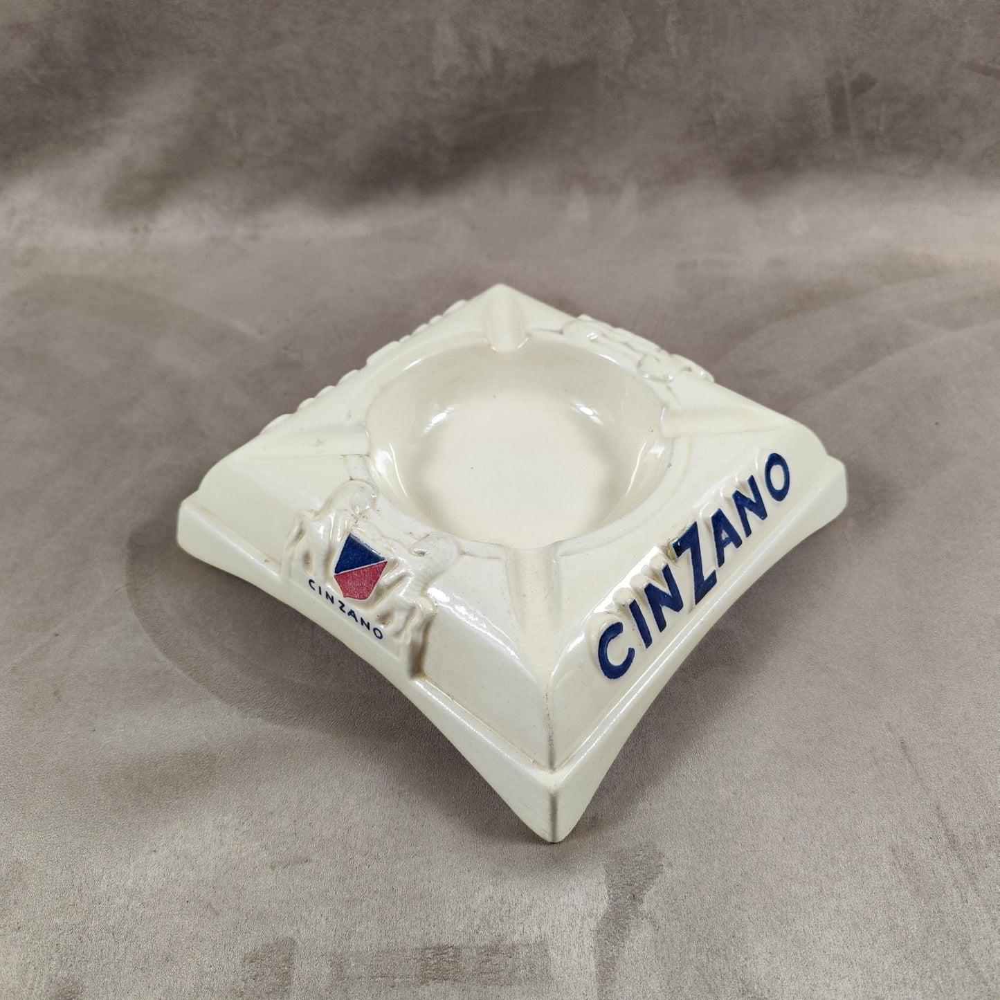 RARE Magnifique Cendrier Cinzano publicitaire vintage en faience blanche Made in France Années 1950