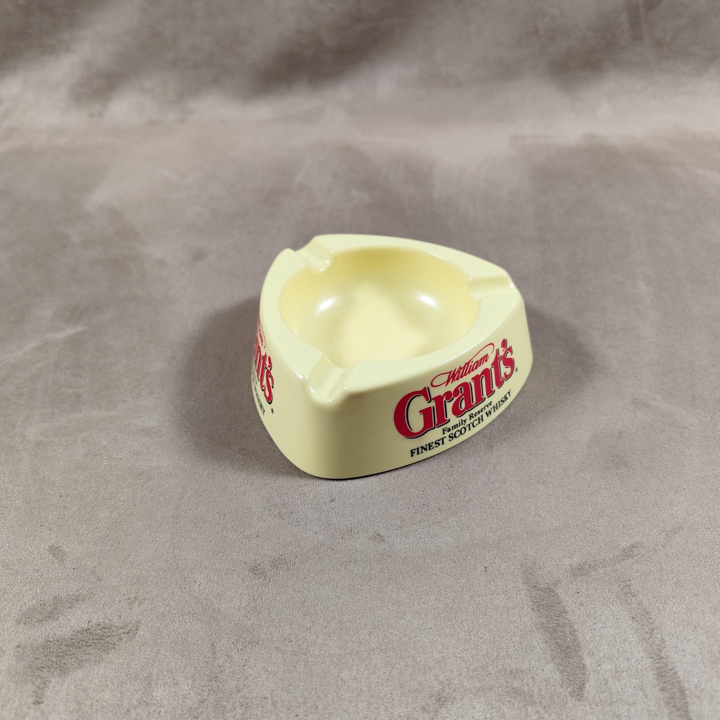 Cendrier en plastique William Grant's vintage made in Italy