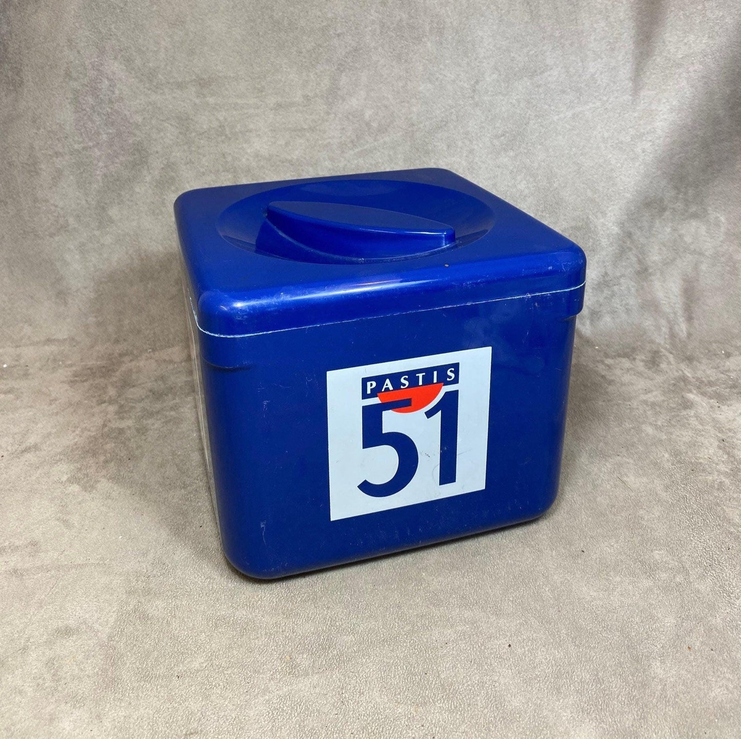 Seau à glace Pastis 51 en plastique bleu Made in England Vintage 1970