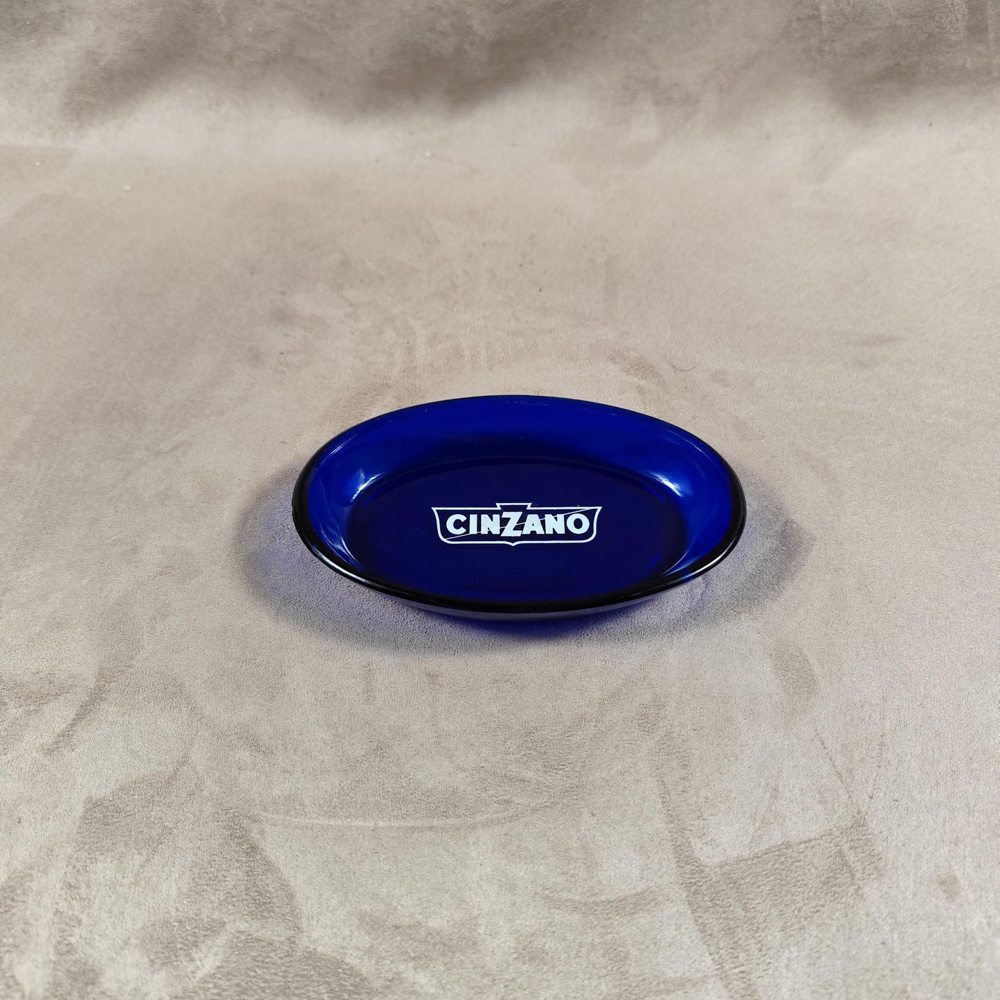 Cendrier Cinzano Bianco publicitaire vintage en verre bleu Made in France Années 1960
