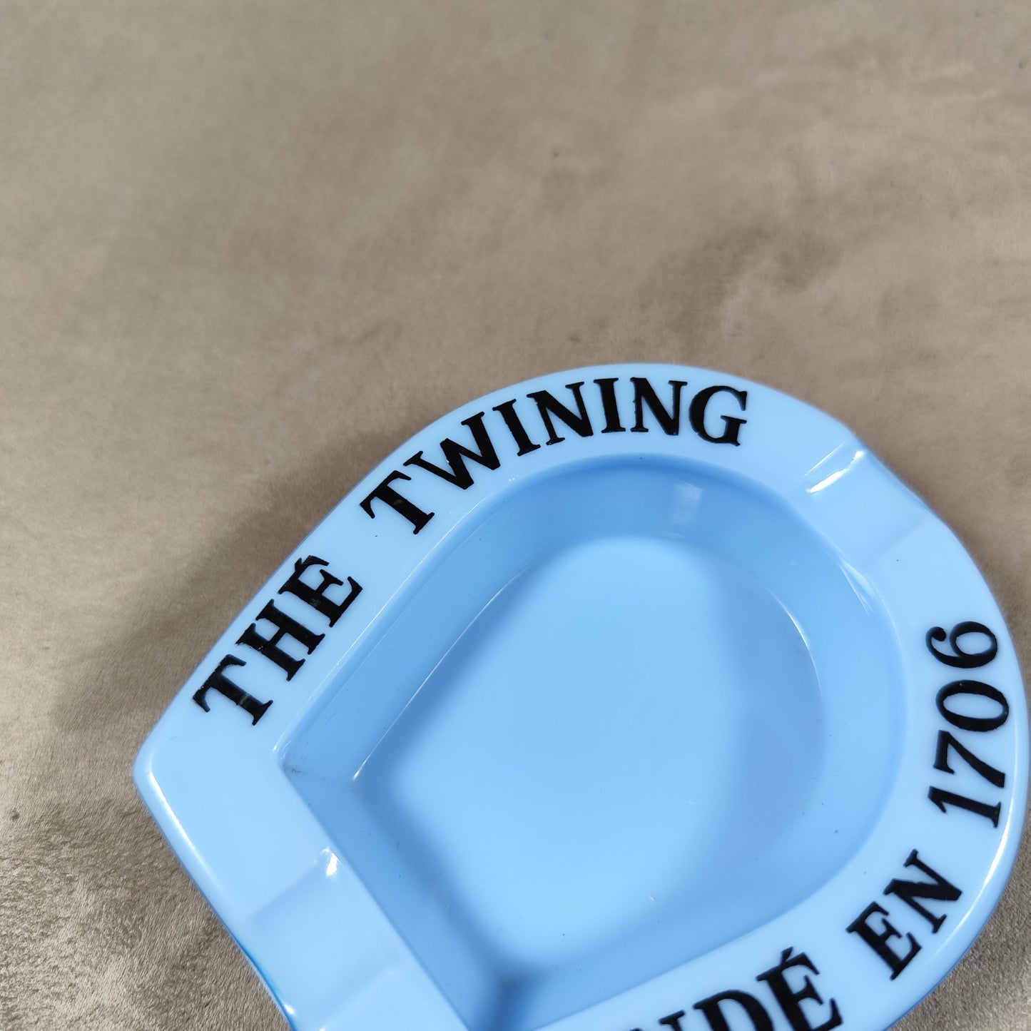 Cendrier en verre bleu Thé Twining vintage made in France 1970
