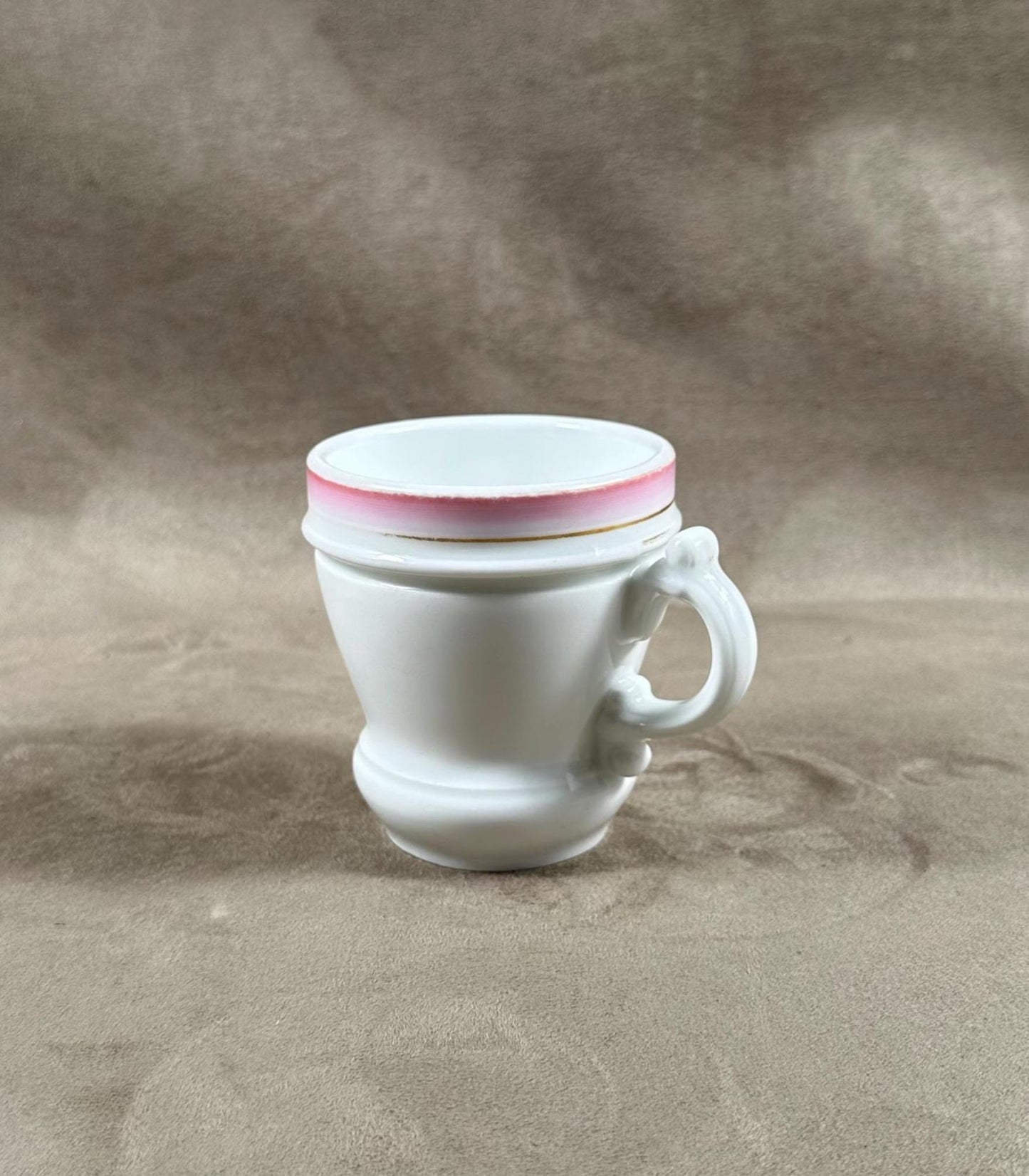 Tasse Brulot ancienne en faience blanche et rouge vintage Made in France Années 1920
