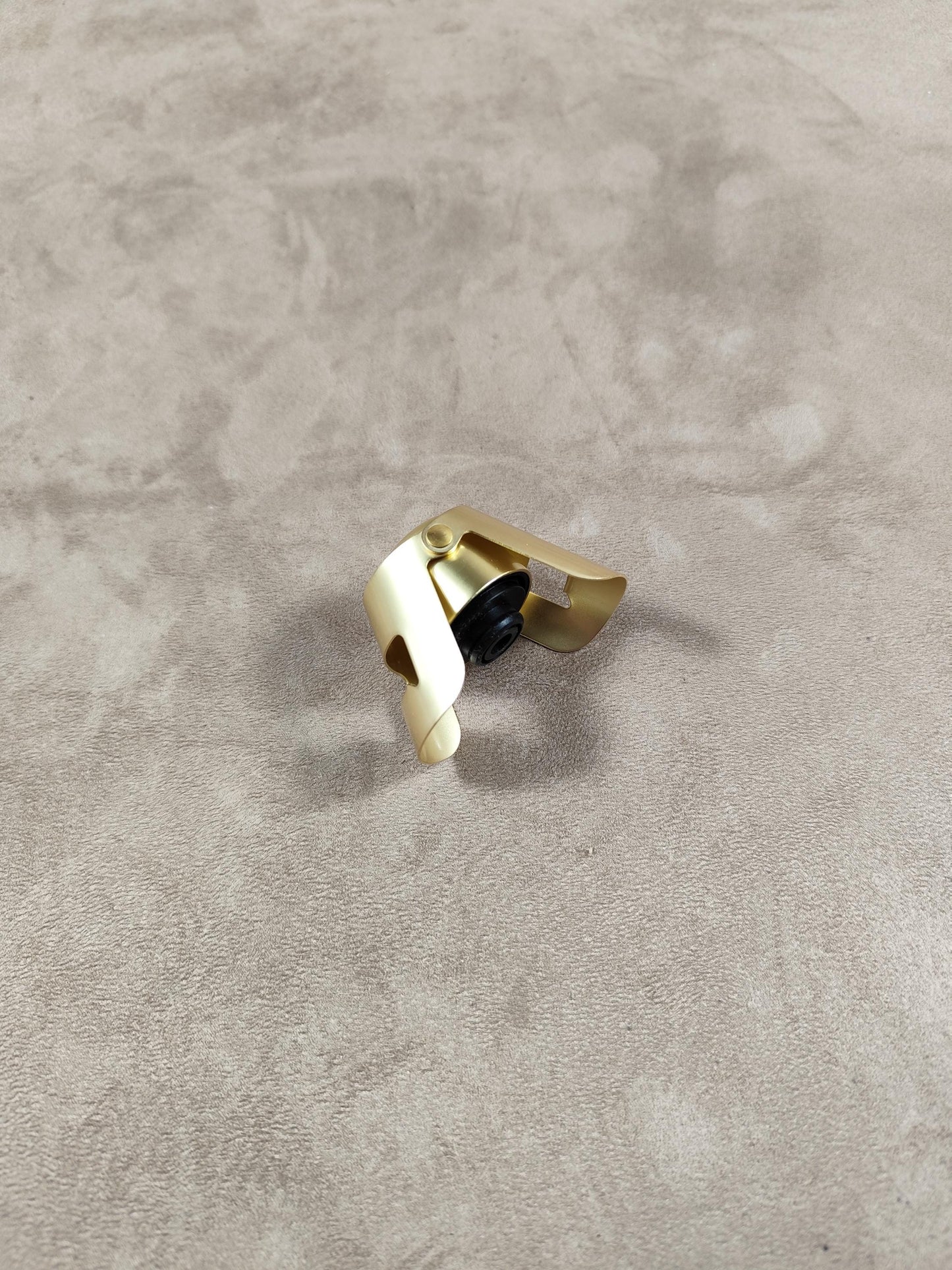 Bouchon stoppeur Champagne Moët & Chandon en Métal Made in France Vintage 1980