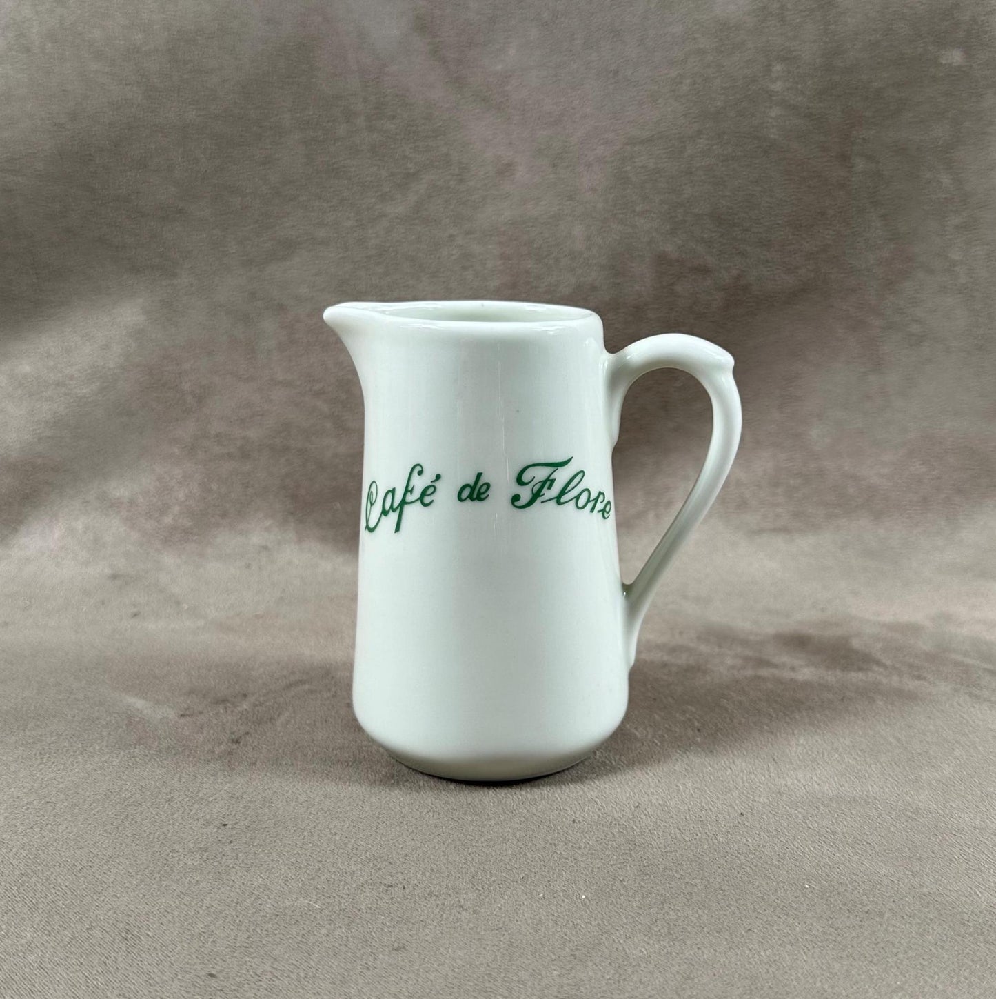 RARE Pichet pot à lait en faience blanche vintage du célèbre restaurant parisien Le Café de Flore Années 1970