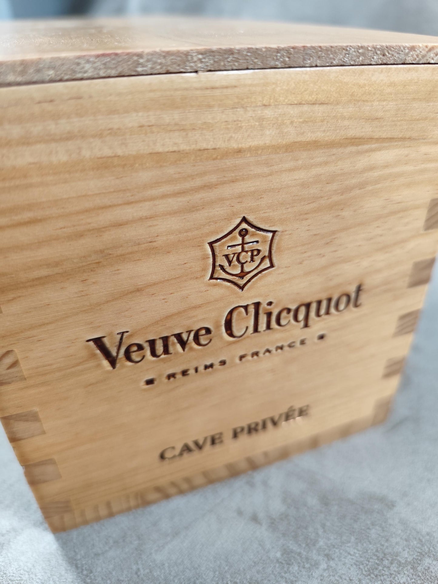 Caisse en Bois pour Bouteille de Champagne Veuve Clicquot Cave Privée Made in France Vintage 1990