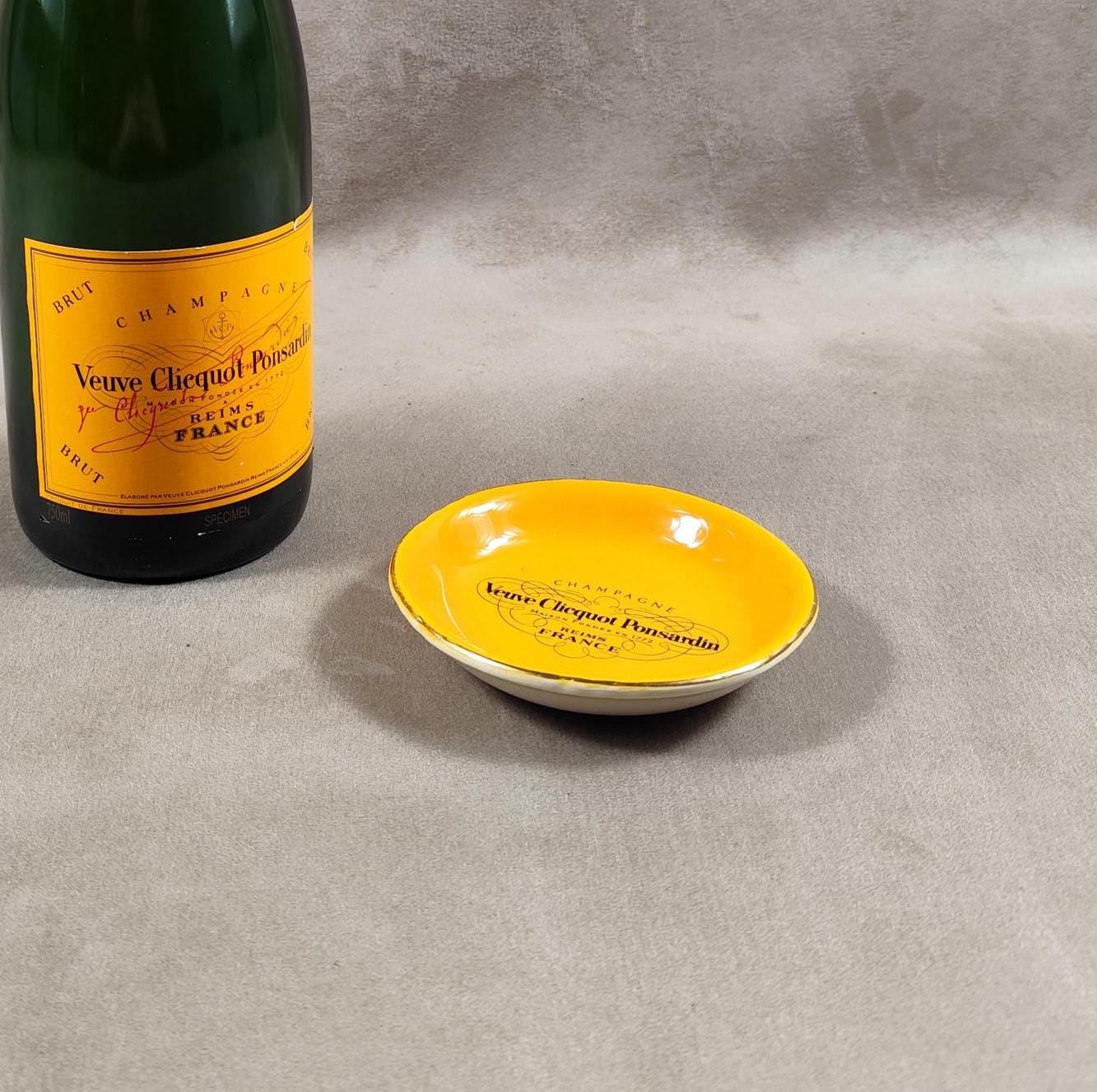 Cendrier vide-poche Champagne Veuve Clicquot Ponsardin faïence Villenauxe Reims France vintage