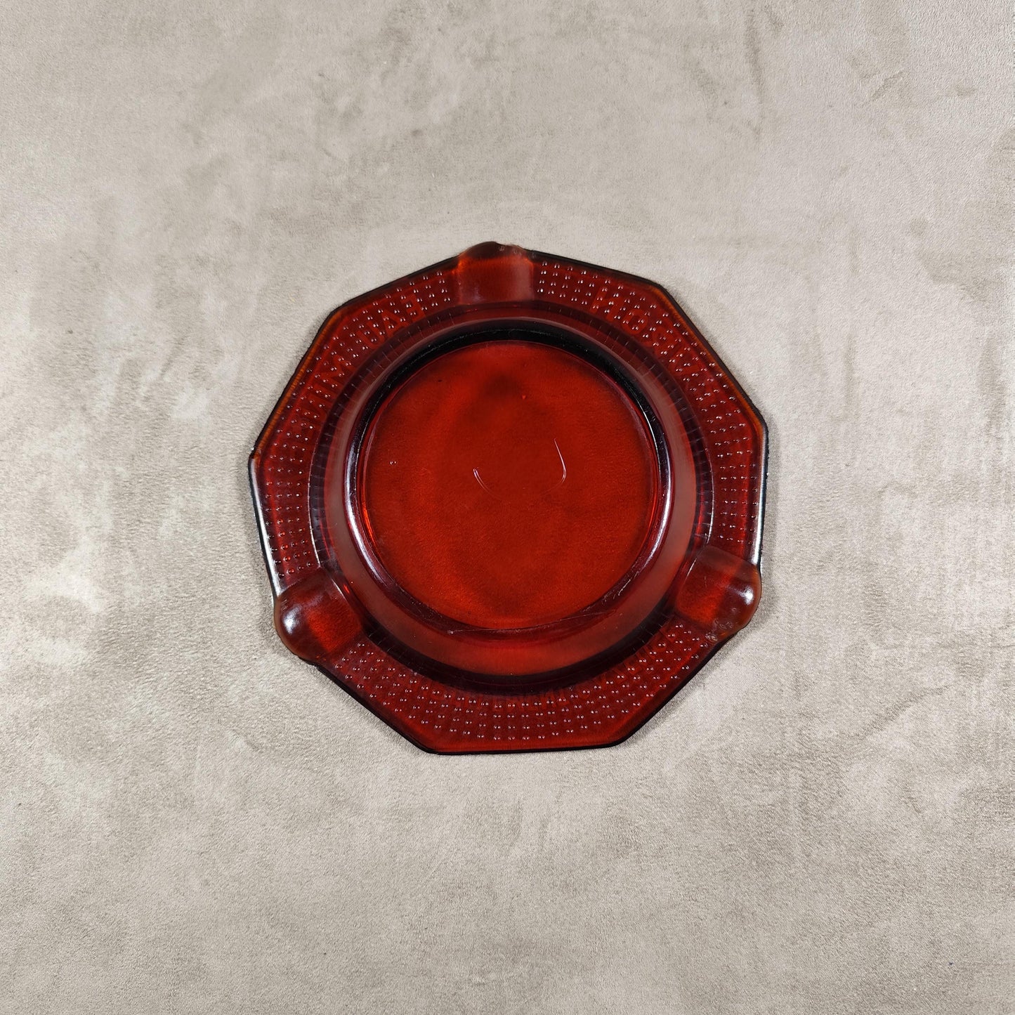 Cendrier en verre marron Chevron eau minérale vintage Made in France