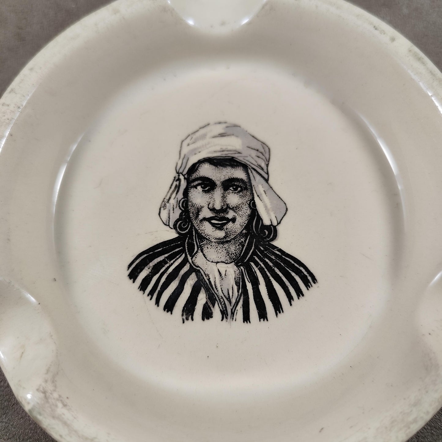 Cendrier publicitaire Princeps le cigare de qualité en faience Made in Belgium Vintage 1900