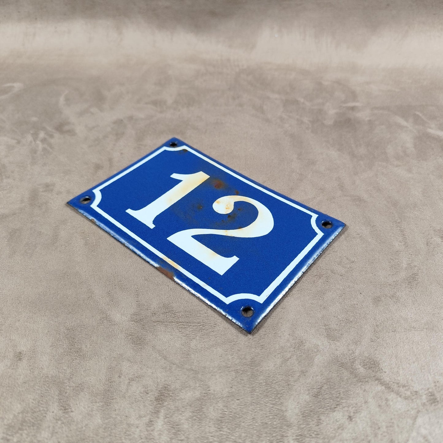 RARE Plaque de rue de ville Française Numéro 12 en tôle émaillée bleue, Made in France, Vintage 1950