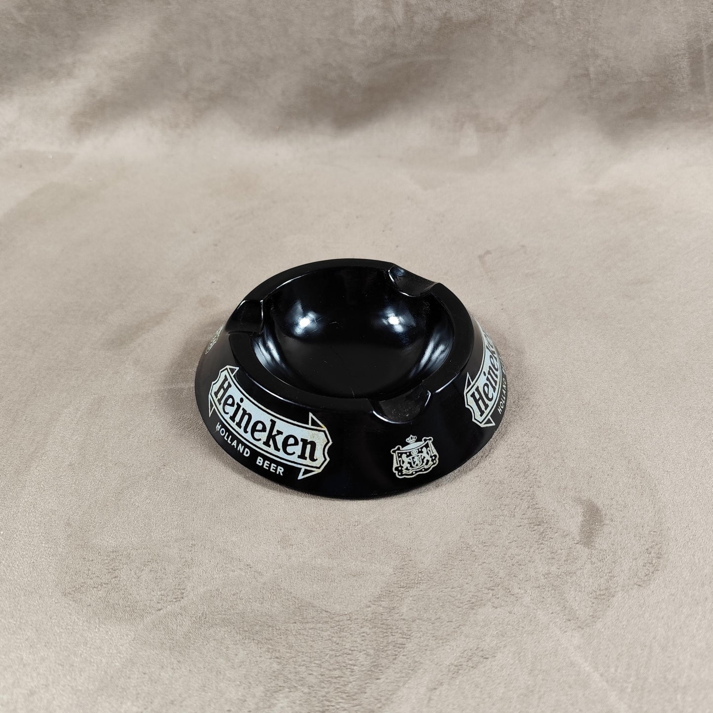 Cendrier Heineken en verre noir vintage made in France Années 1960