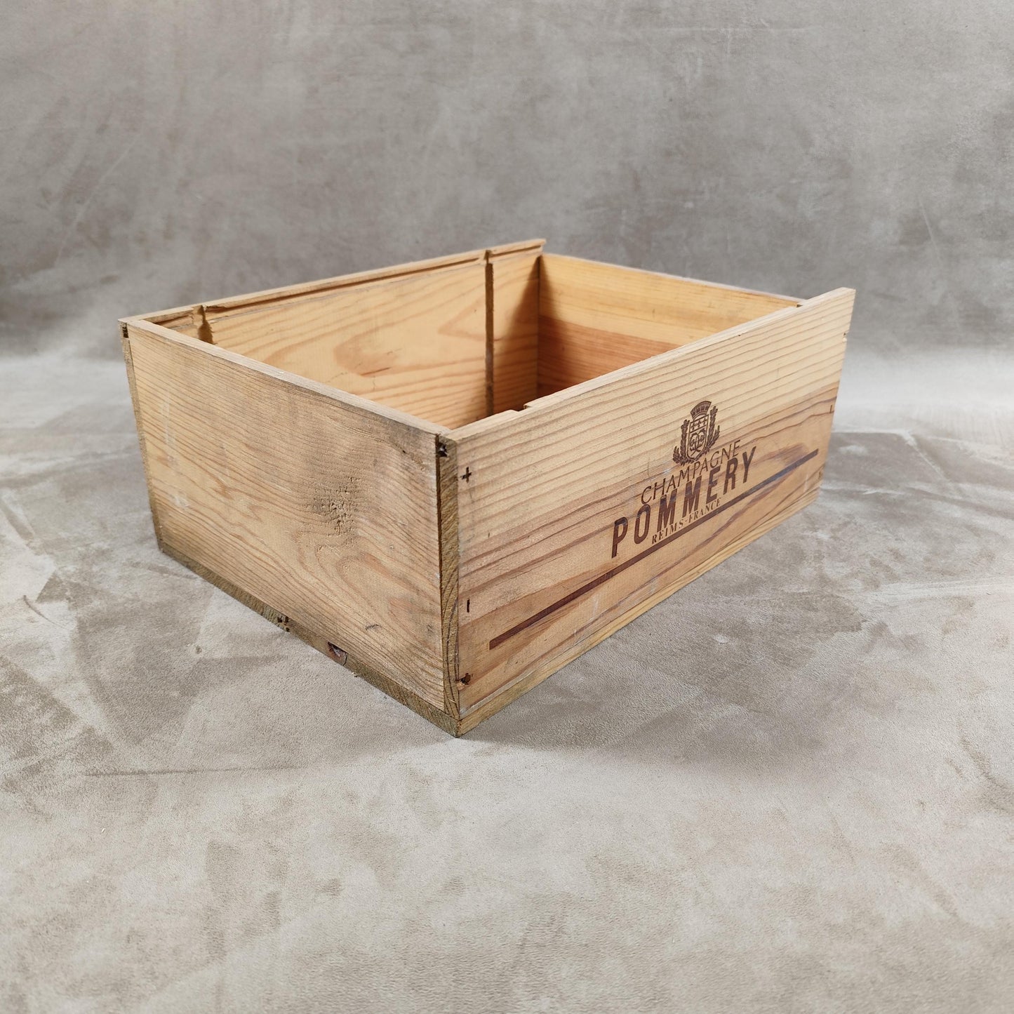 Caisse en bois pour bouteilles de Champagne Pommery Made in France Vintage 1980