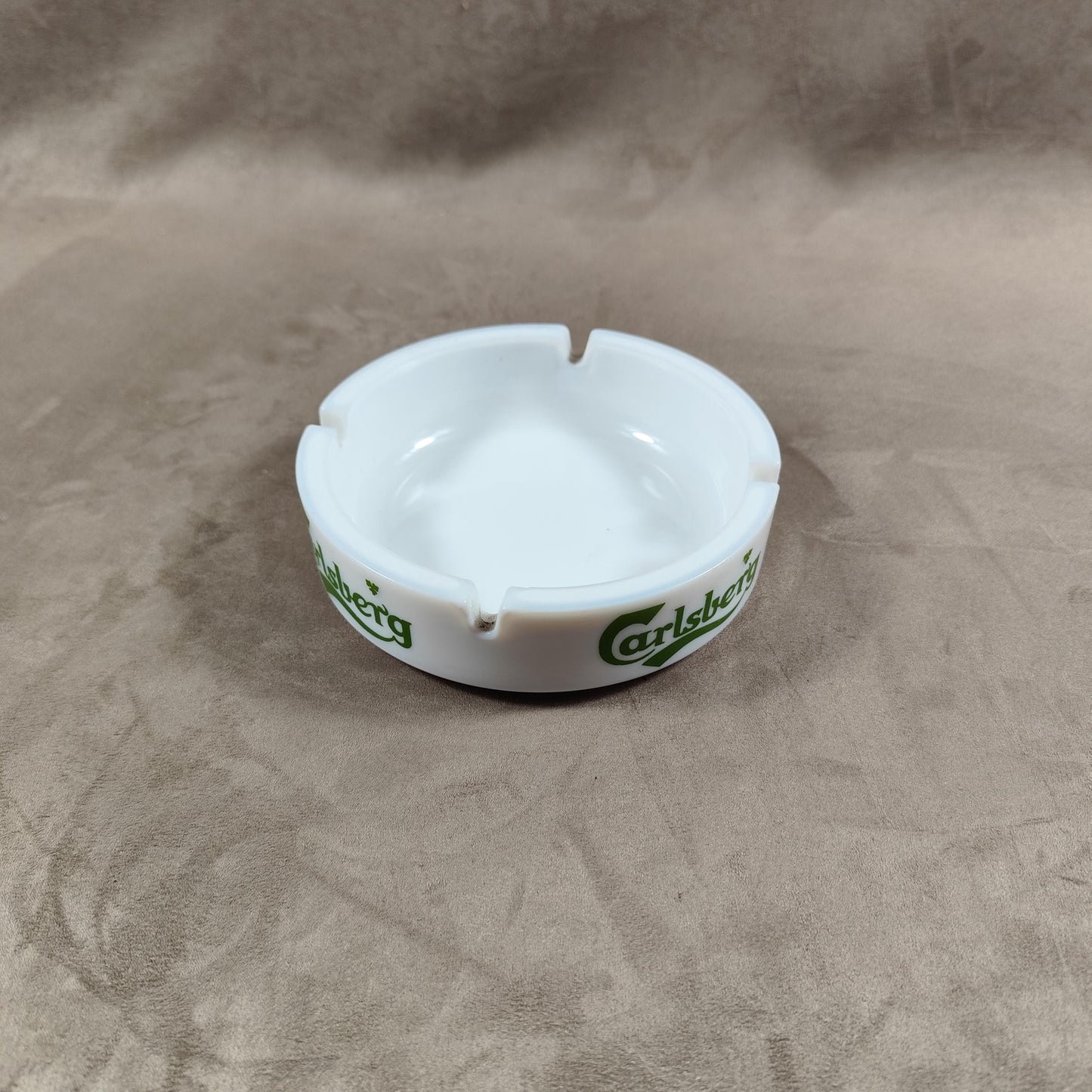 Cendrier Carlsberg XL publicitaire vintage en verre blanc Made in France 1970