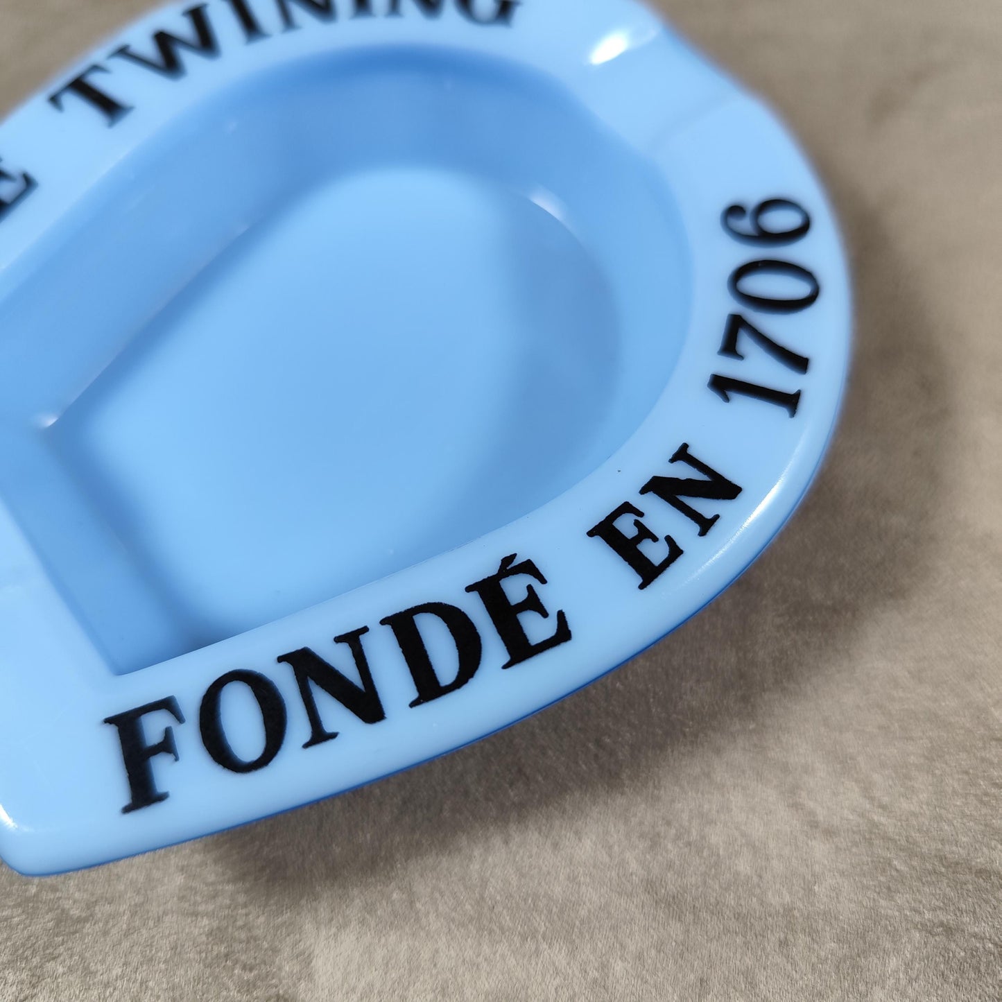Cendrier en verre bleu Thé Twining vintage made in France 1970