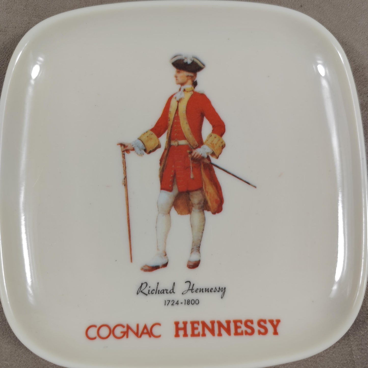 Cendrier Hennessy en plastique vintage Made in France