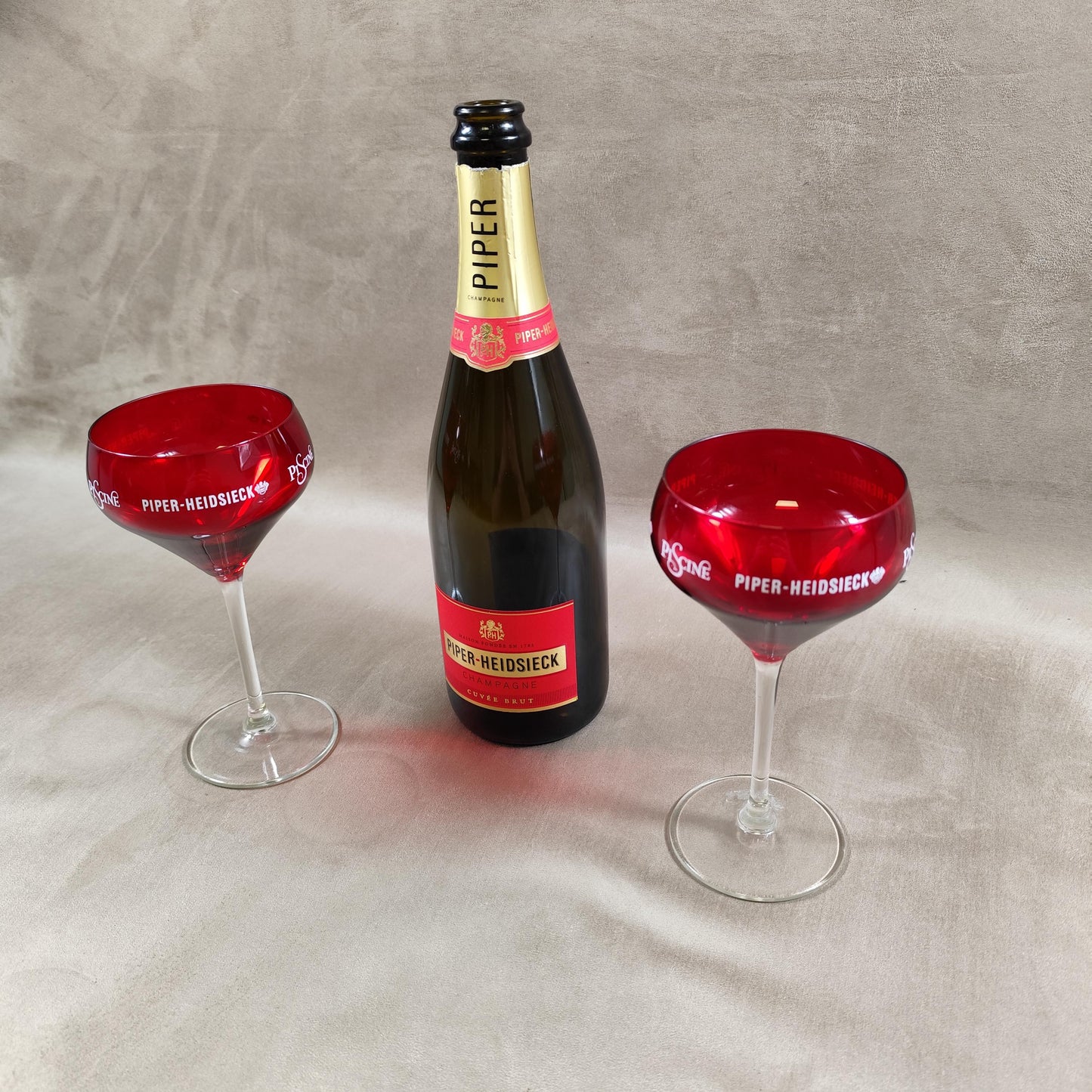 Lot de 2 flûtes piscine en verre rouge Champagne Piper-Heidsieck Made in France Vintage 2000