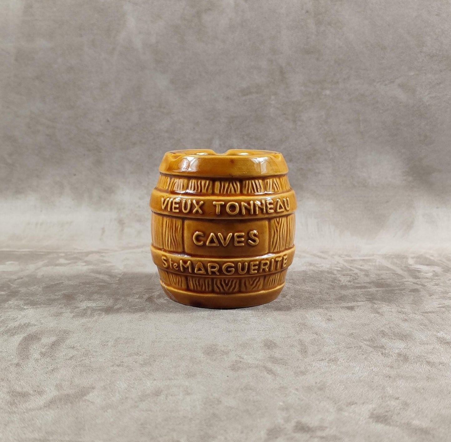 Cendrier Publicitaire Vieux Tonneau Cave Sainte Marguerite Made in France Vintage 1970
