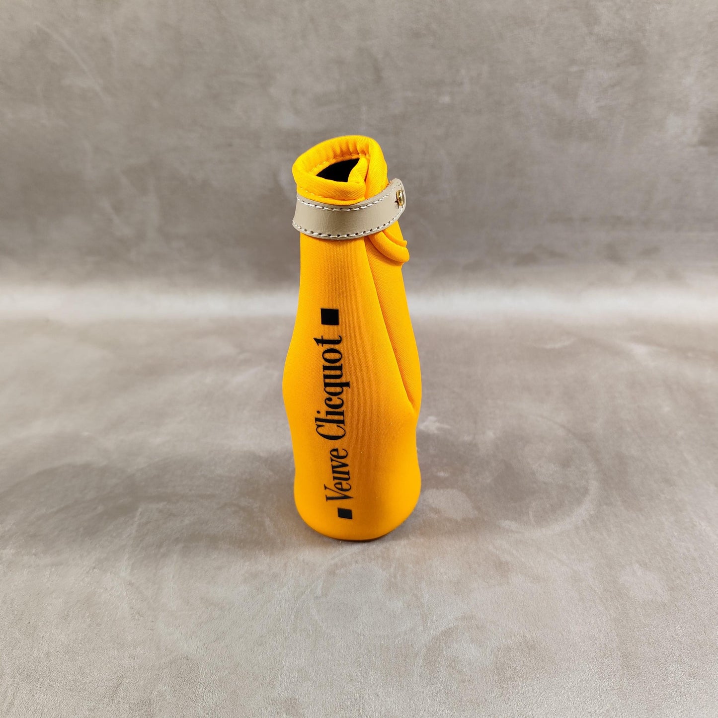 Etui isotherme pour quart bouteille de Champagne Veuve Clicquot Made in France Vintage 1990