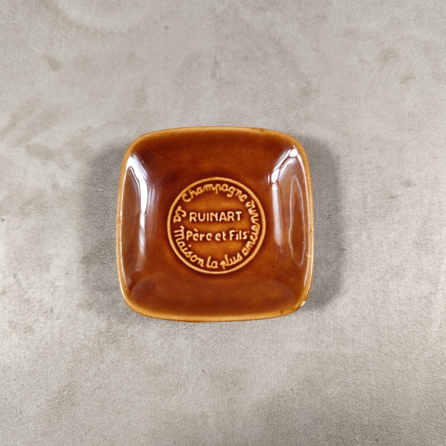 Cendrier publicitaire Champagne Ruinart en céramique marron Made in France Vintage 1960
