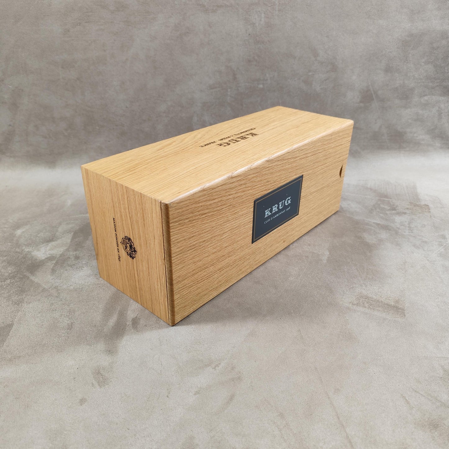 Caisse en bois de champagne Krug Made in France Années 1980