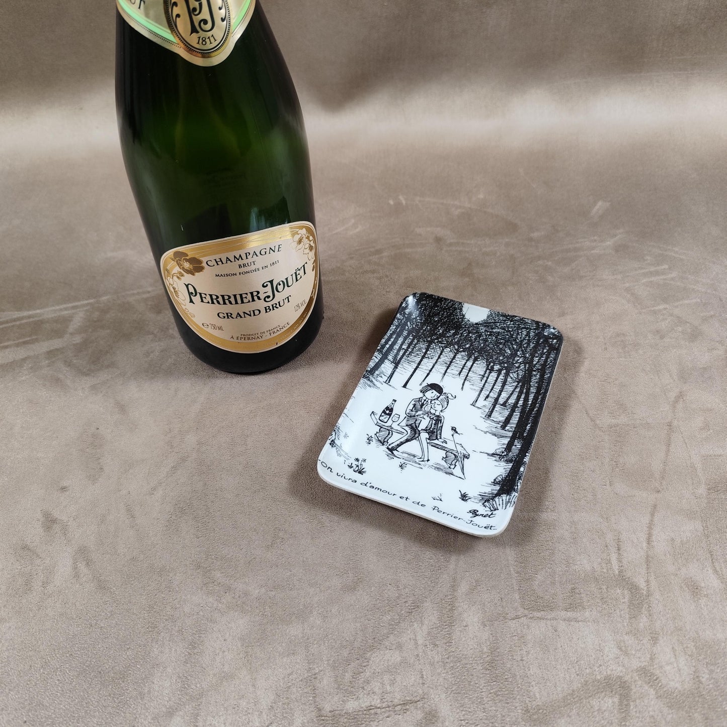 Cendrier Perrier-Jouët en plastique par Peynet Made in France Vintage 1990
