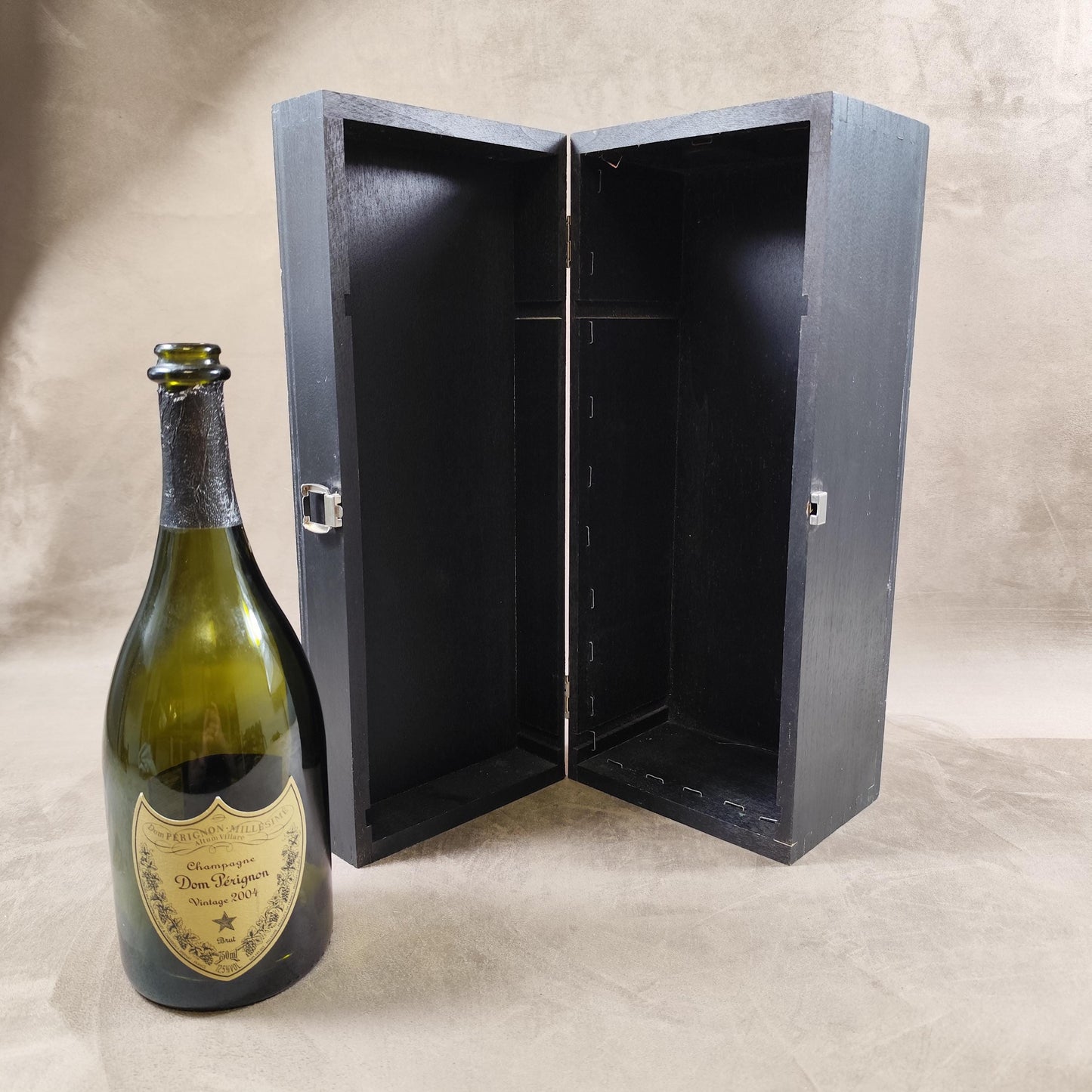 RARE Caisse en bois pour bouteilles de champagne Dom Pérignon Made in France Années 1980