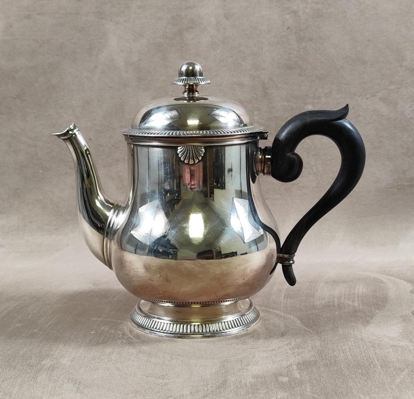 Théière Ercuis en métal argenté et manche en ebene Made in France 1900