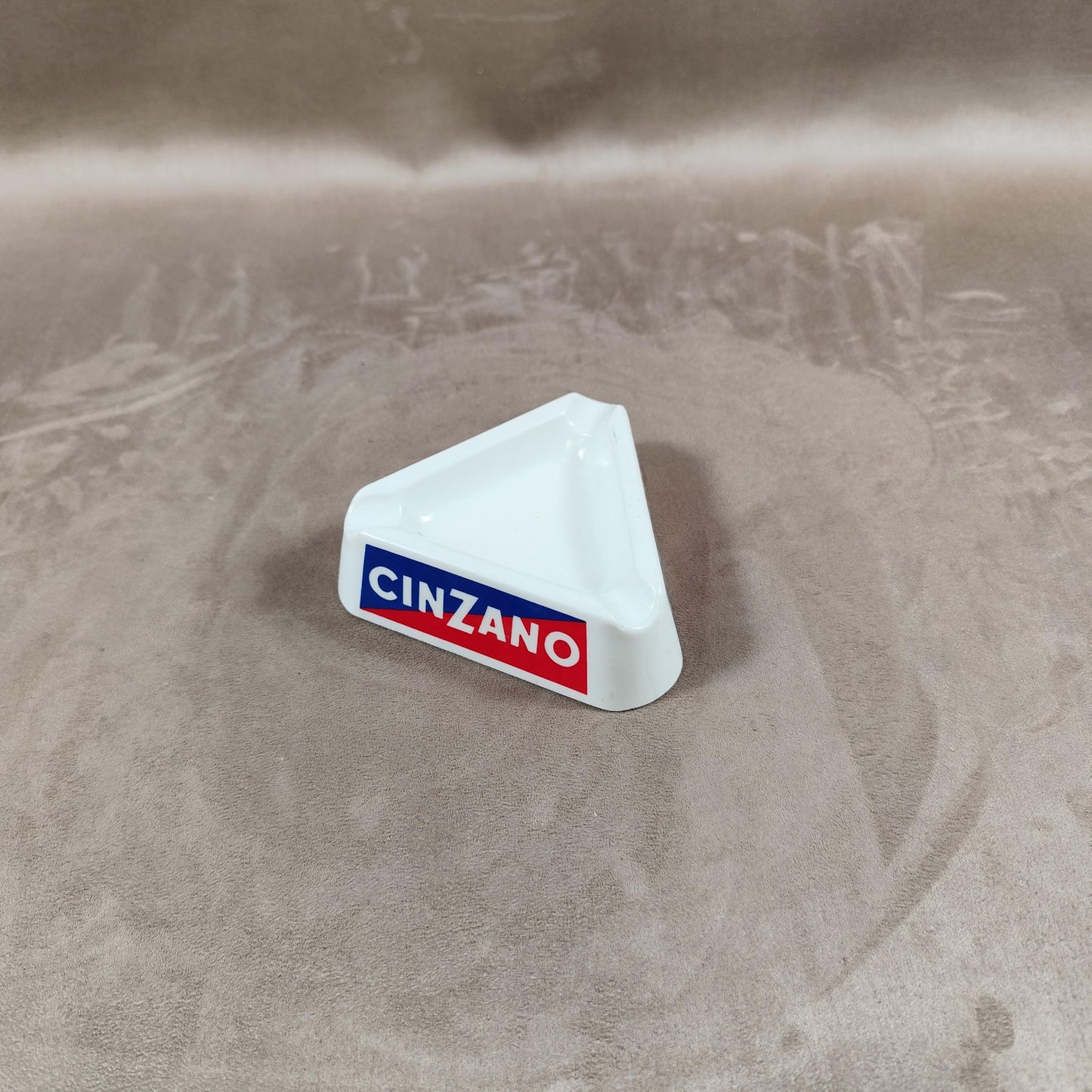 Cendrier publicitaire Cinzano en plastique blanc Made in France Vintage 1960