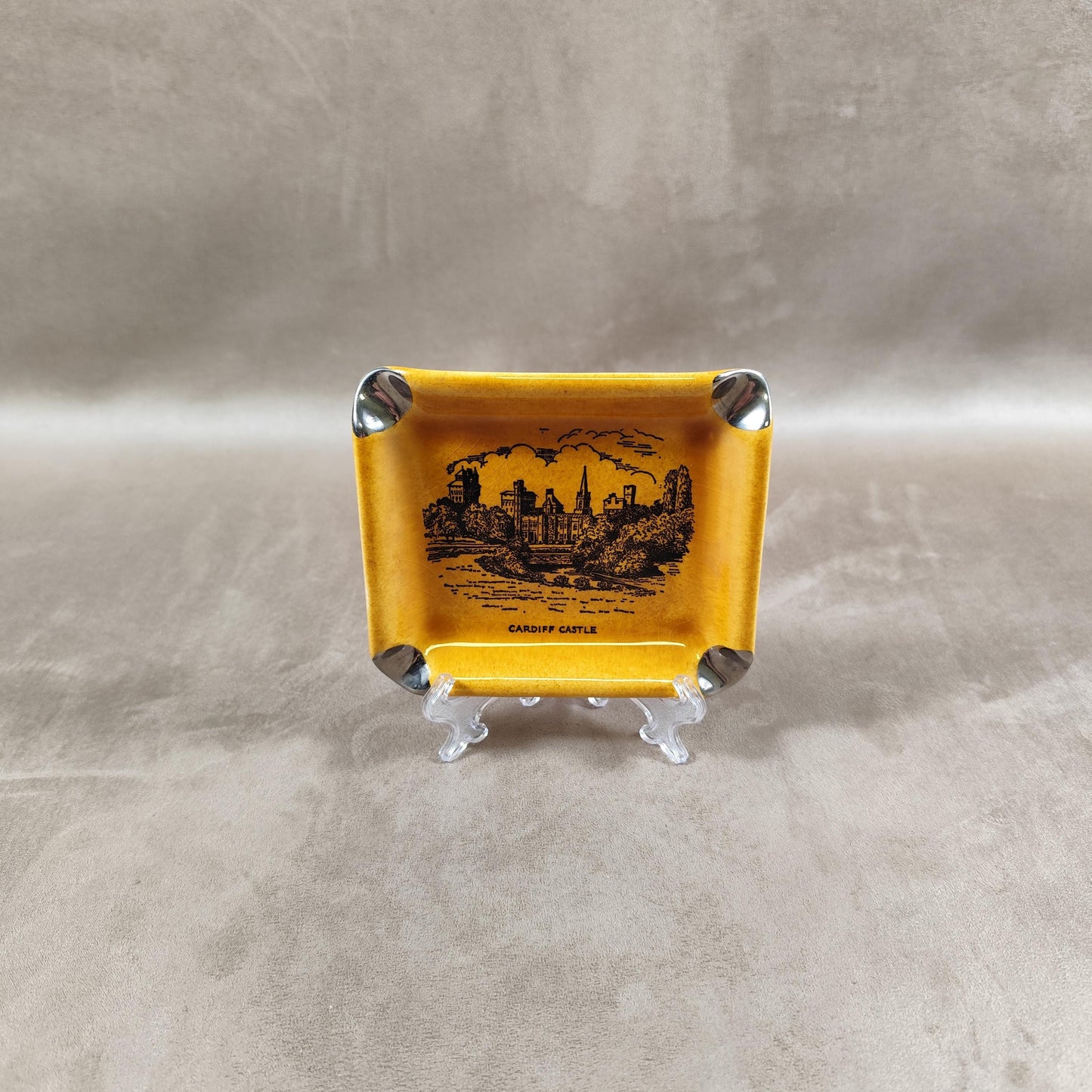 Cendrier Publicitaire Cardiff Castle en faience de Lord Nelson Ware Made in England Vintage 1970