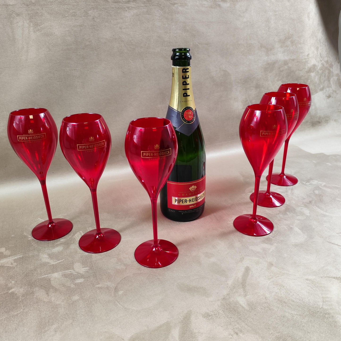 Lot de 6 flûtes à Champagne Piper-Heidsieck en plexiglas rouge Made in France Vintage 1980