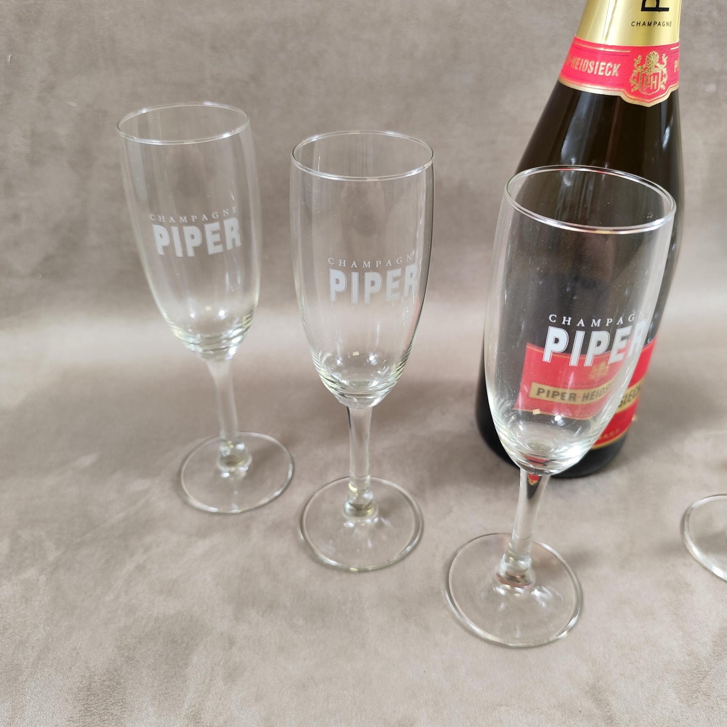 Lot de 6 flûtes à Champagne en verre Piper-Heidsieck Reims Années 1990