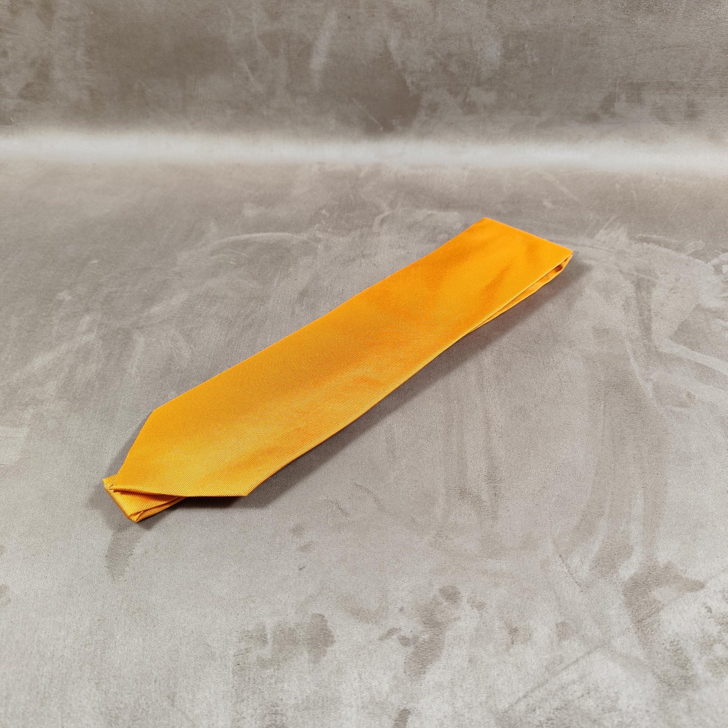 RARE Cravate en soie champagne Veuve Clicquot Ponsardin vintage neuve et emballé Made in France