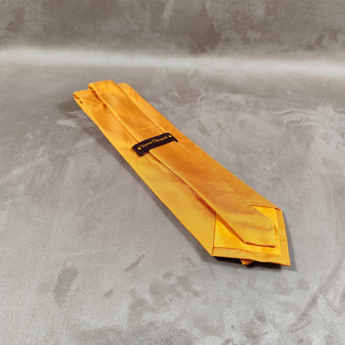 RARE Cravate en soie champagne Veuve Clicquot Ponsardin vintage neuve et emballé Made in France