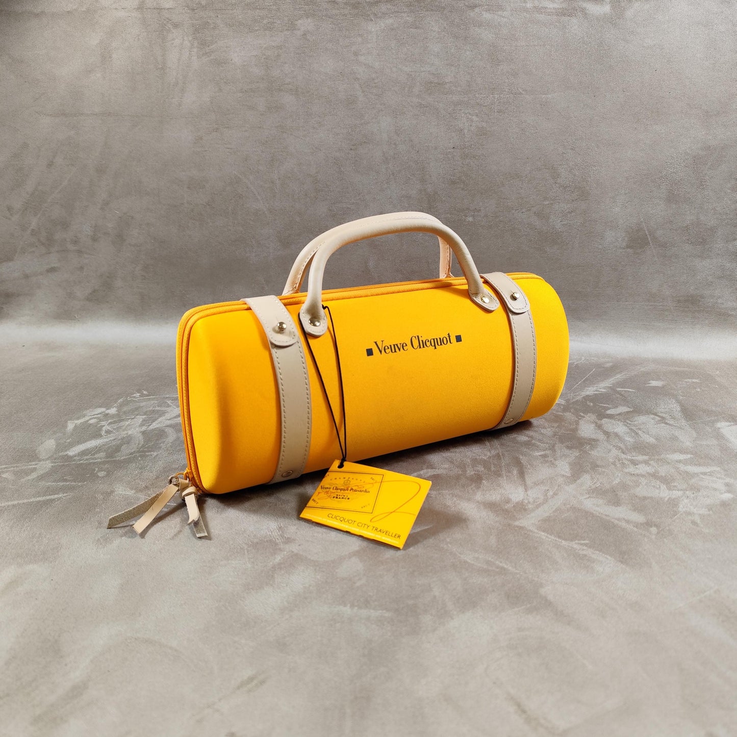 Sac Veuve Clicquot pour demi bouteille de champagne Made in France Vintage 1990