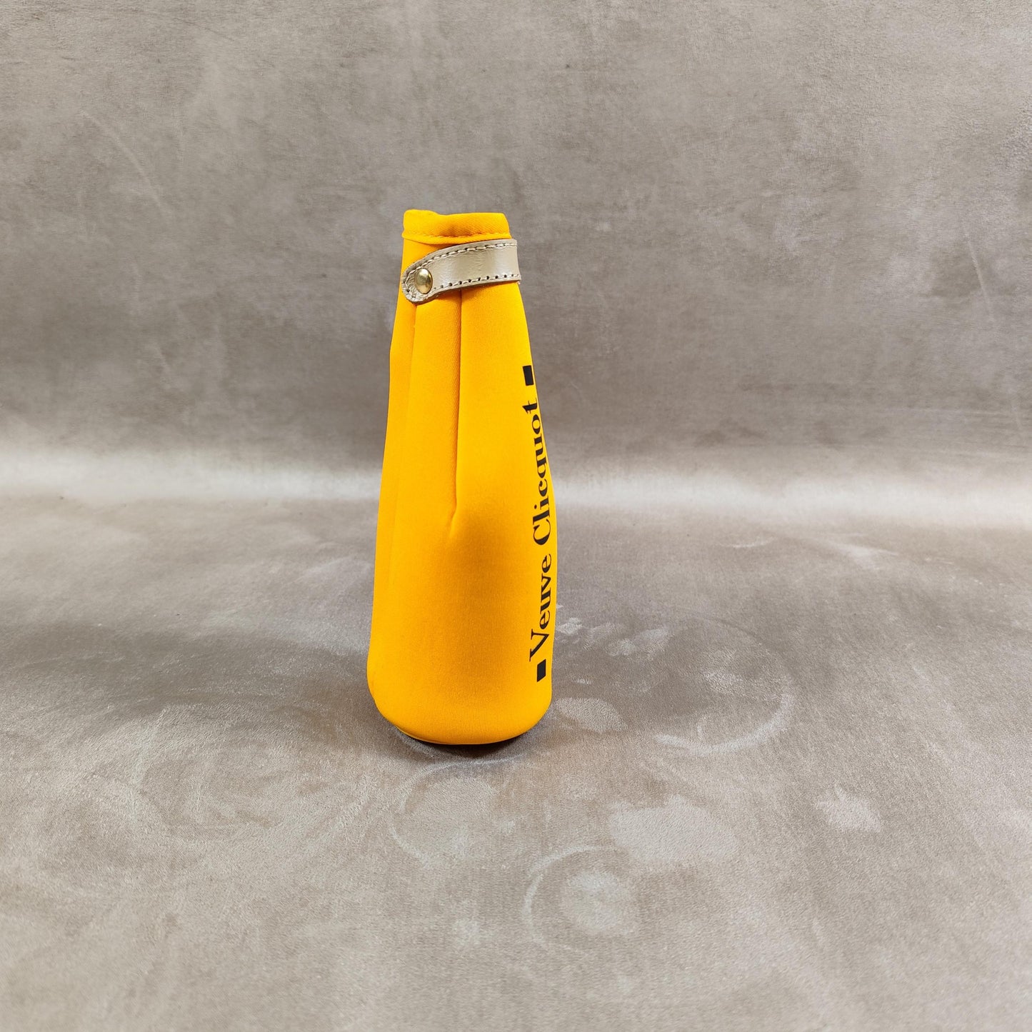 Etui isotherme pour quart bouteille de Champagne Veuve Clicquot Made in France Vintage 1990