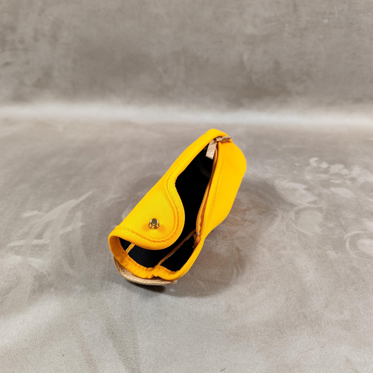 Etui isotherme pour quart bouteille de Champagne Veuve Clicquot Made in France Vintage 1990