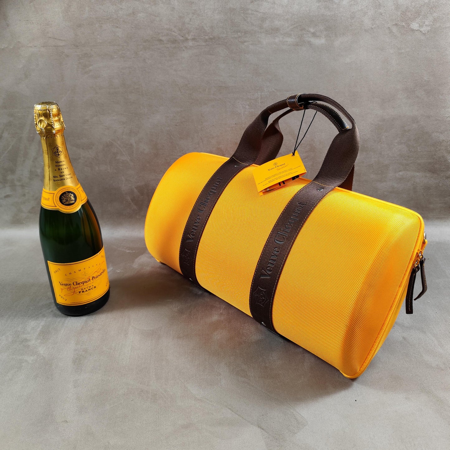 Sac Traveller #2, Etui isotherme pour bouteille de Champagne Veuve Clicquot Made in France Vintage 1990