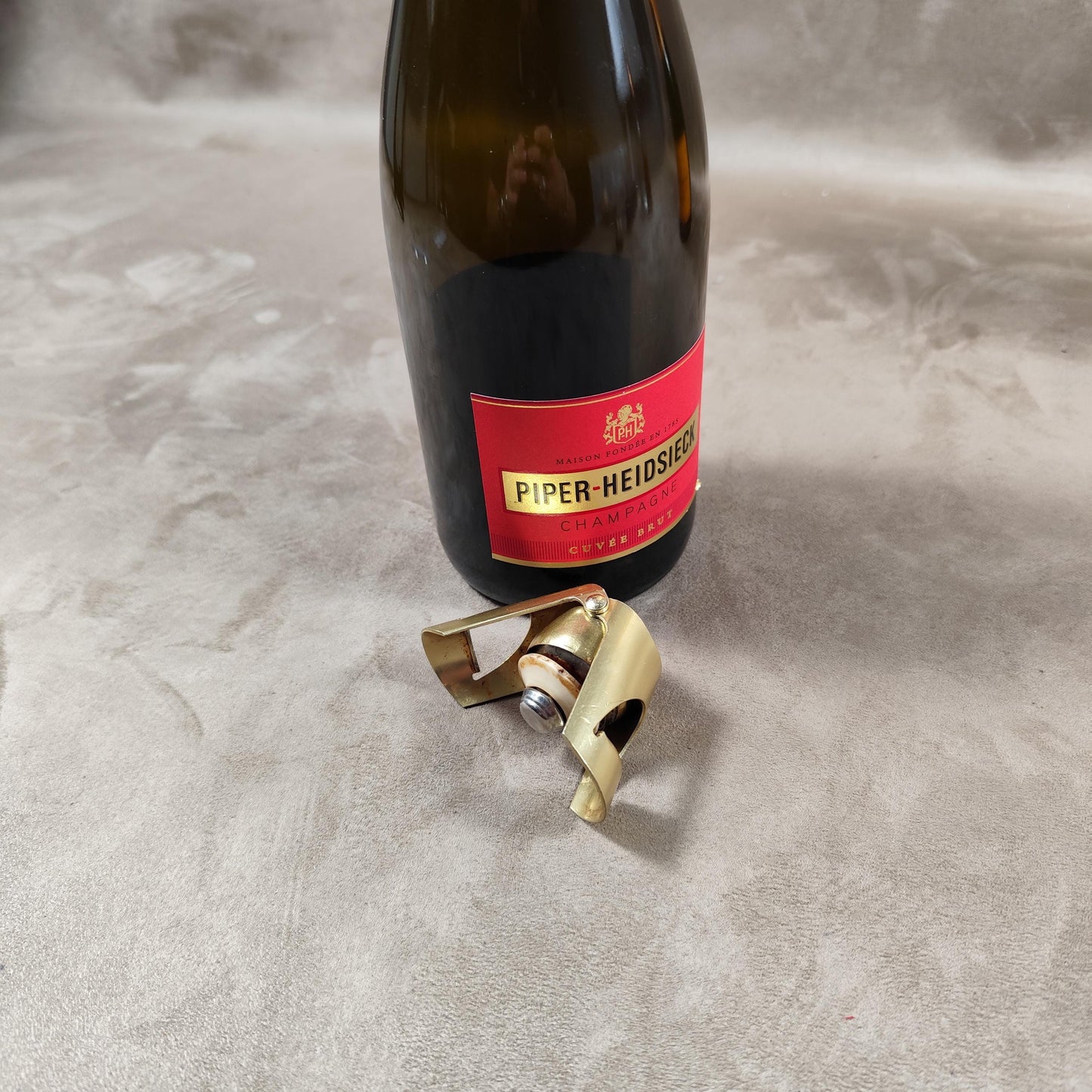 Bouchon stoppeur en métal pour bouteille de Champagne Piper-Heidsieck Made In France Vintage 1990