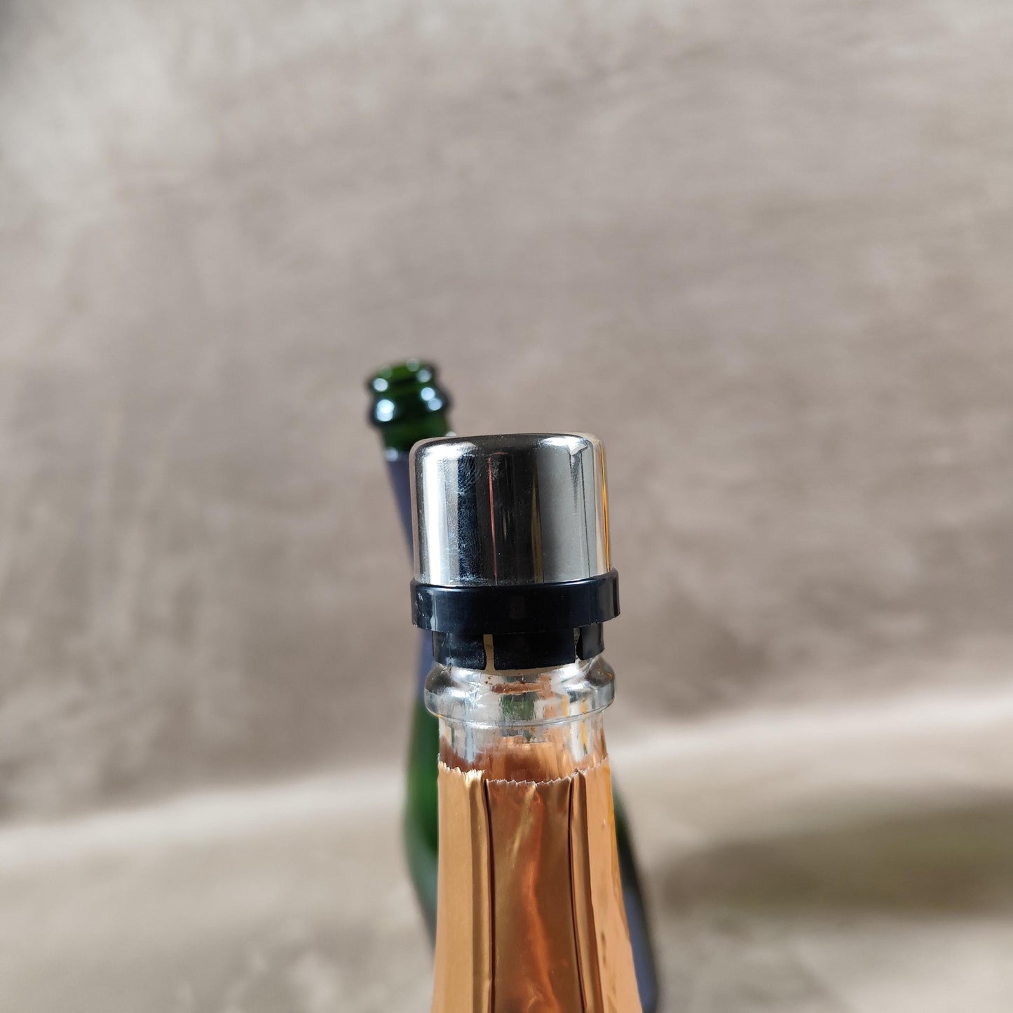 Bouchon stoppeur en métal pour bouteille de Champagne Charles Heidsieck Made in France Vintage 1990
