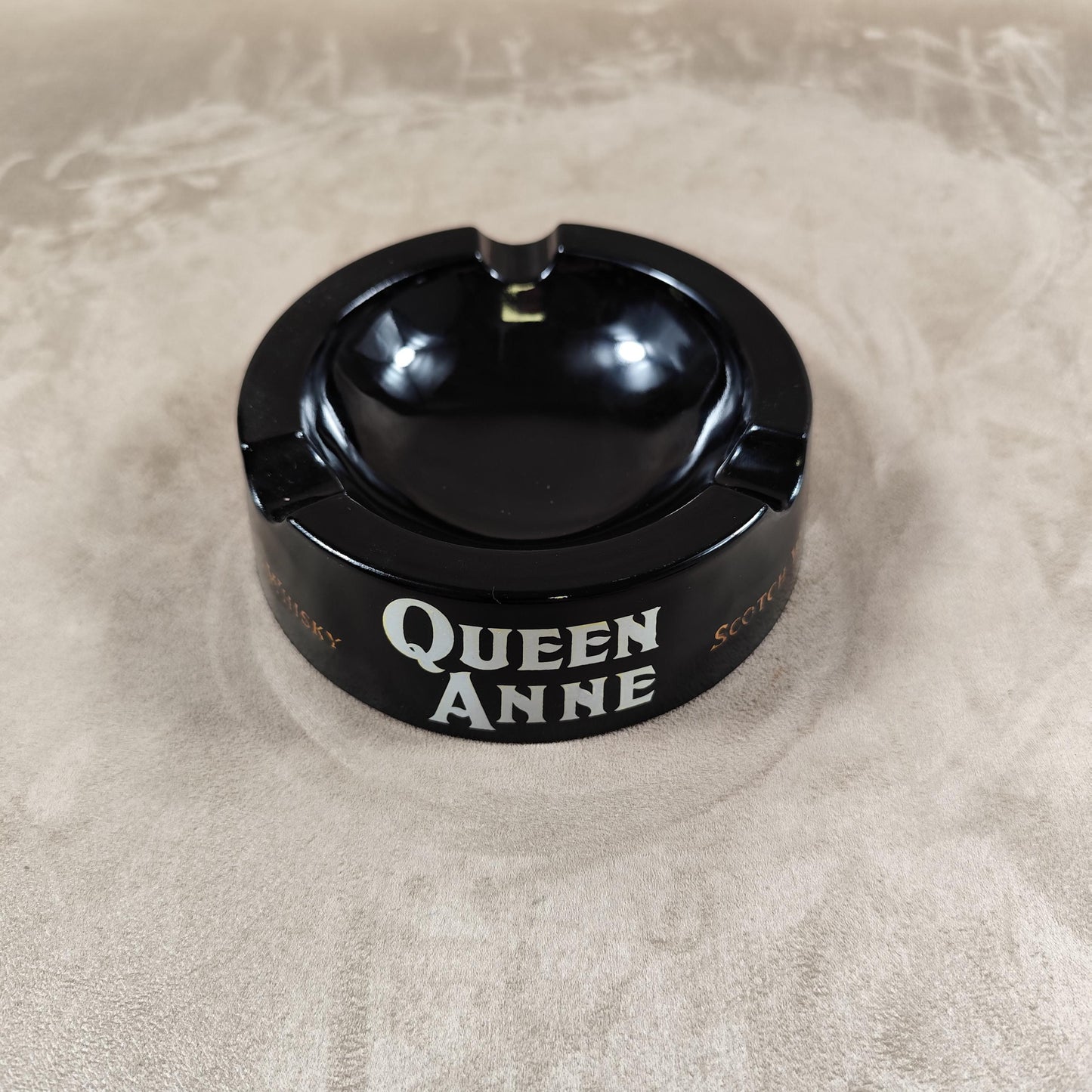 Cendrier Publicitaire Queen Anne Scotch Whisky en Opalex Made in France Vintage 1970