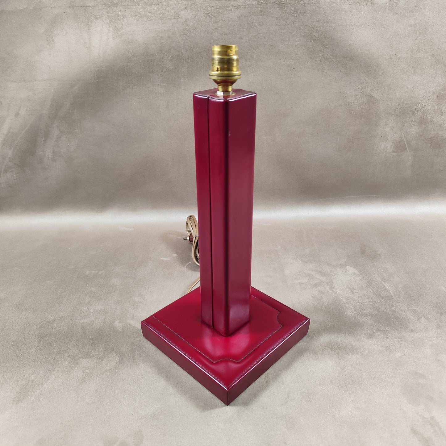RARE Magnifique pied de lampe en cuir bordeaux Le Tanneur vintage Made in France 1950