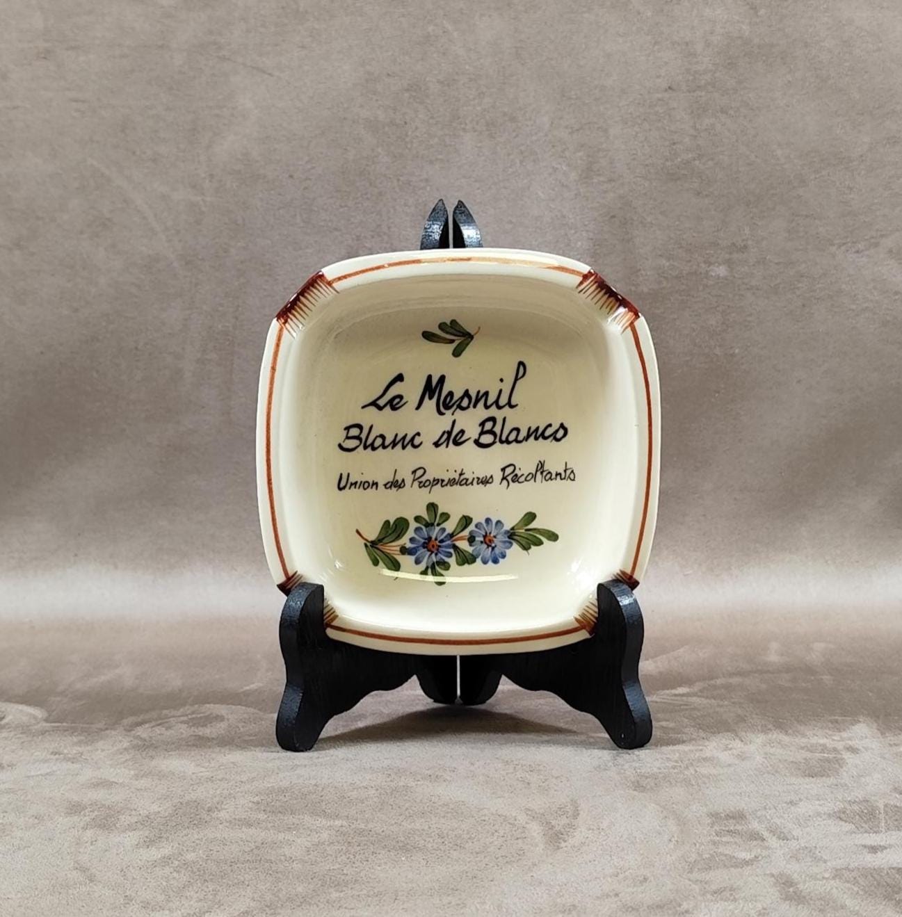 Cendrier Publicitaire Union des Propriétaires Récoltants Le Mesnil en faience Made in France 1970