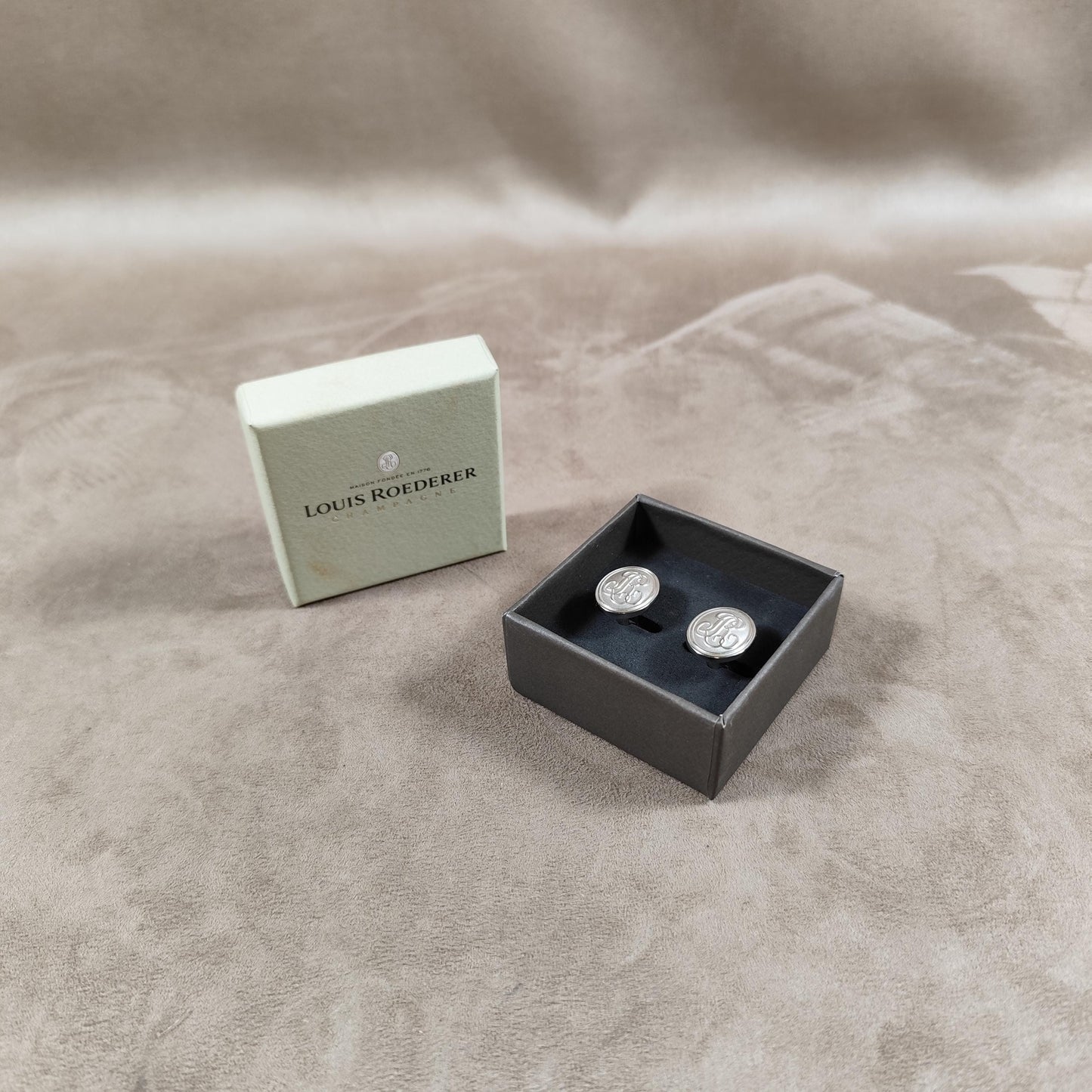 Paire de Bouton de manchette Champagne Louis Roederer en acier et en écrin