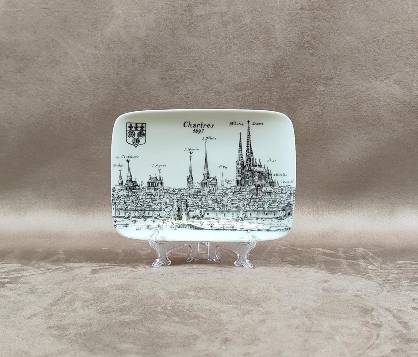 Cendrier Ville de Chartres 1697 création Mary en porcelaine de Limoges Made in France Vintage 1970